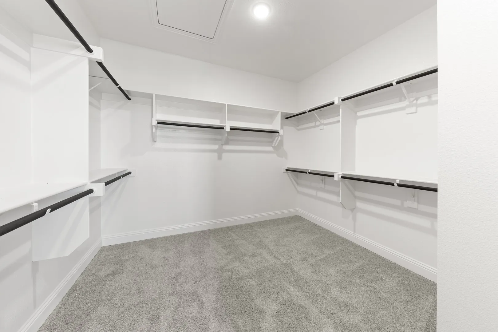 21. 4421 Flower Pot - Closet