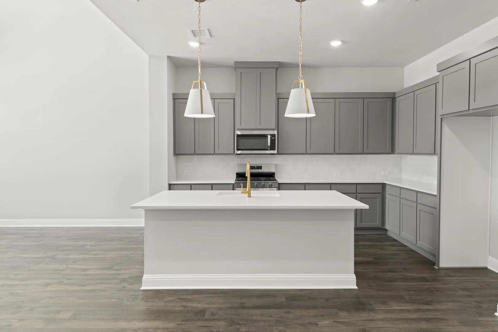Cyrus_Kitchen2_DALL