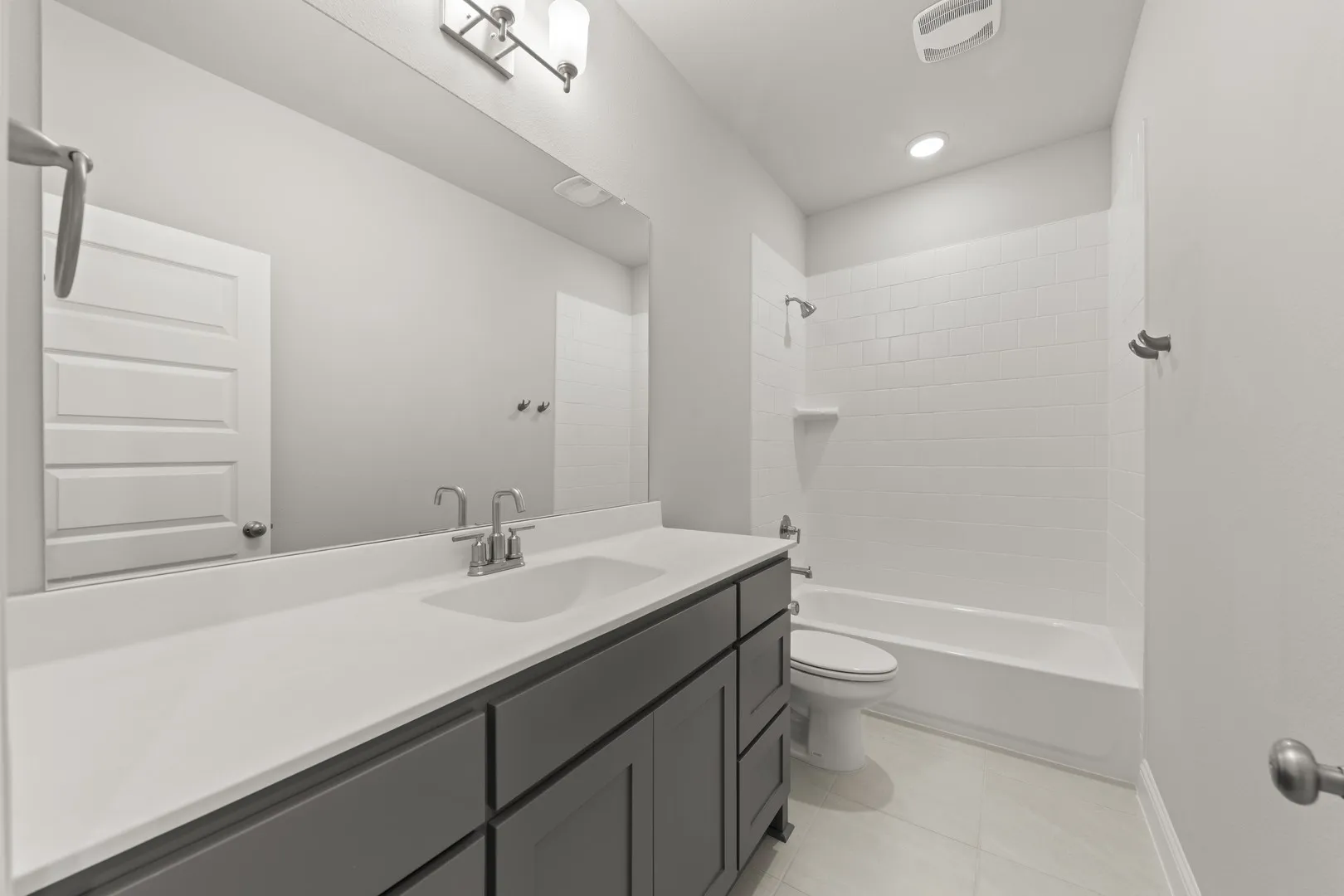 The Cyrus A Primary Suite Bathroom
