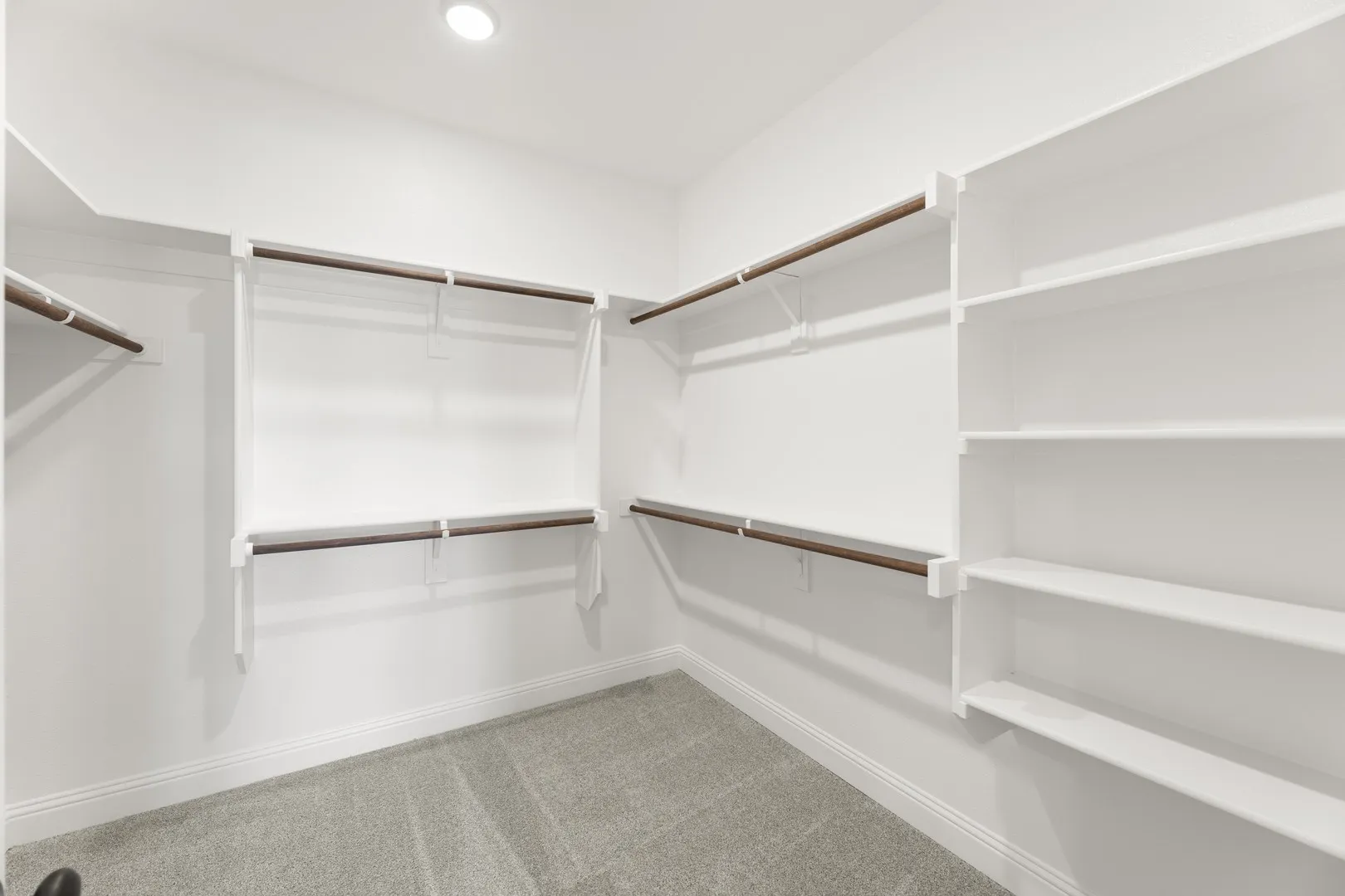 24. 4429 Flower Pot - Closet