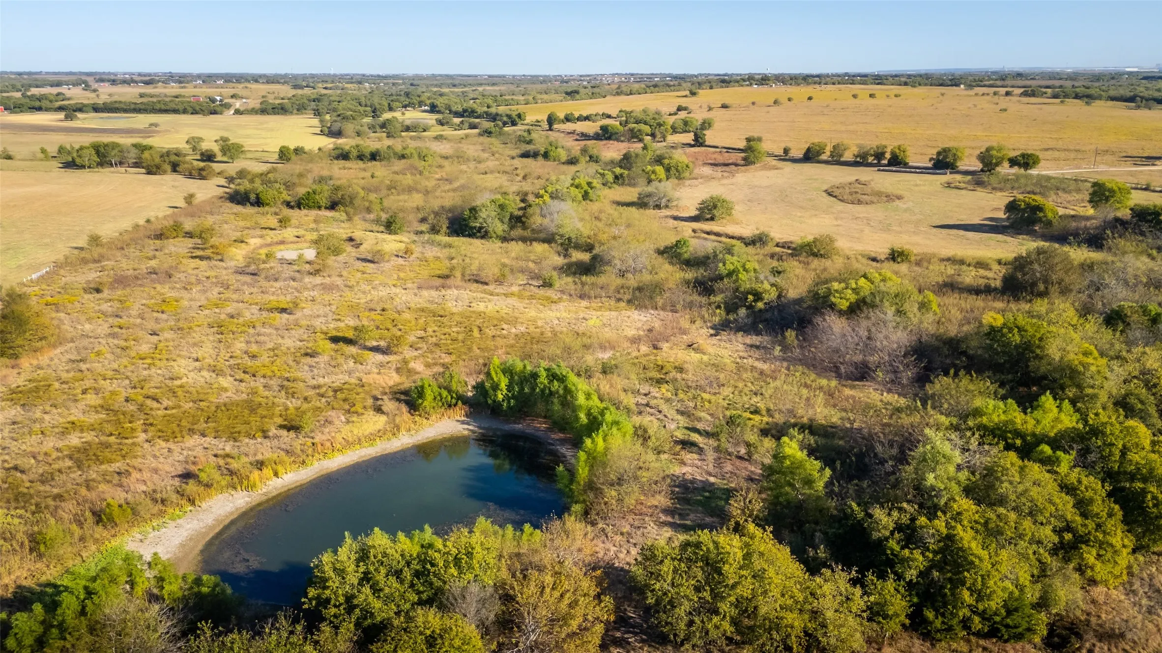 Farm For Sale in Johnson County , 4045 County Road 212, Alvarado, Texas 76009, 3 Bedroom, 2 Bathroom, 2 Garage spaces, 2,022 Sqft, built in 1958, Preowned, mls#21098858, Real Estate Agent in Alvarado, Homes For Sale in Johnson county, Homes For Sale in Alvarado, Realtor in Alvarado Texas, Real Estate Brokerage Independent Realty Texas, Luminita Cordes Realtor