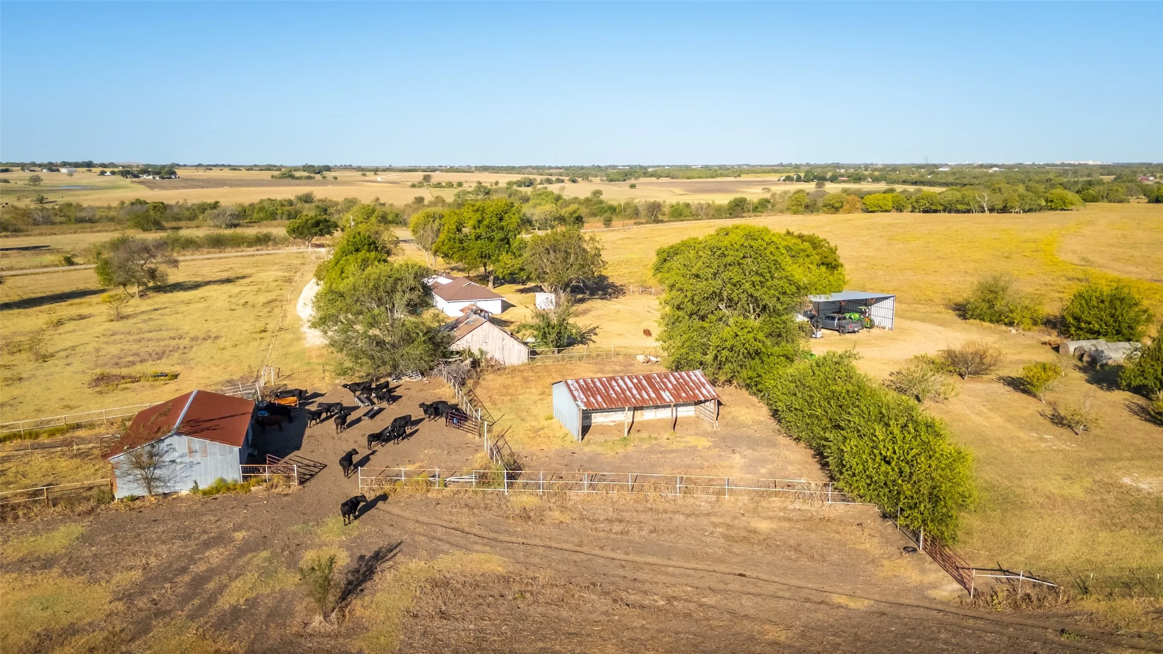 Farm For Sale in Johnson County , 4045 County Road 212, Alvarado, Texas 76009, 3 Bedroom, 2 Bathroom, 2 Garage spaces, 2,022 Sqft, built in 1958, Preowned, mls#21098858, Real Estate Agent in Alvarado, Homes For Sale in Johnson county, Homes For Sale in Alvarado, Realtor in Alvarado Texas, Real Estate Brokerage Independent Realty Texas, Luminita Cordes Realtor