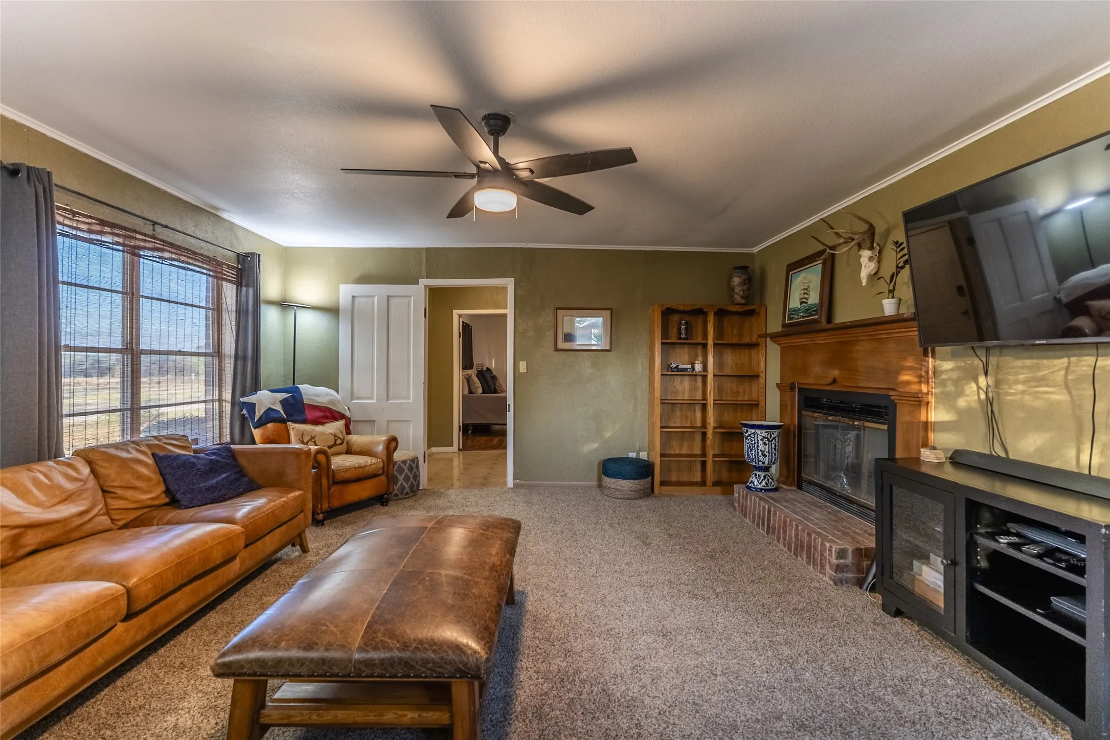 Farm For Sale in Johnson County , 4045 County Road 212, Alvarado, Texas 76009, 3 Bedroom, 2 Bathroom, 2 Garage spaces, 2,022 Sqft, built in 1958, Preowned, mls#21098858, Real Estate Agent in Alvarado, Homes For Sale in Johnson county, Homes For Sale in Alvarado, Realtor in Alvarado Texas, Real Estate Brokerage Independent Realty Texas, Luminita Cordes Realtor