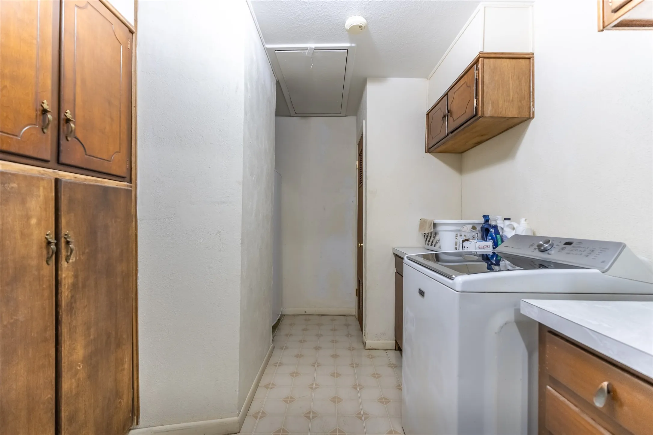 Farm For Sale in Johnson County , 4045 County Road 212, Alvarado, Texas 76009, 3 Bedroom, 2 Bathroom, 2 Garage spaces, 2,022 Sqft, built in 1958, Preowned, mls#21098858, Real Estate Agent in Alvarado, Homes For Sale in Johnson county, Homes For Sale in Alvarado, Realtor in Alvarado Texas, Real Estate Brokerage Independent Realty Texas, Luminita Cordes Realtor