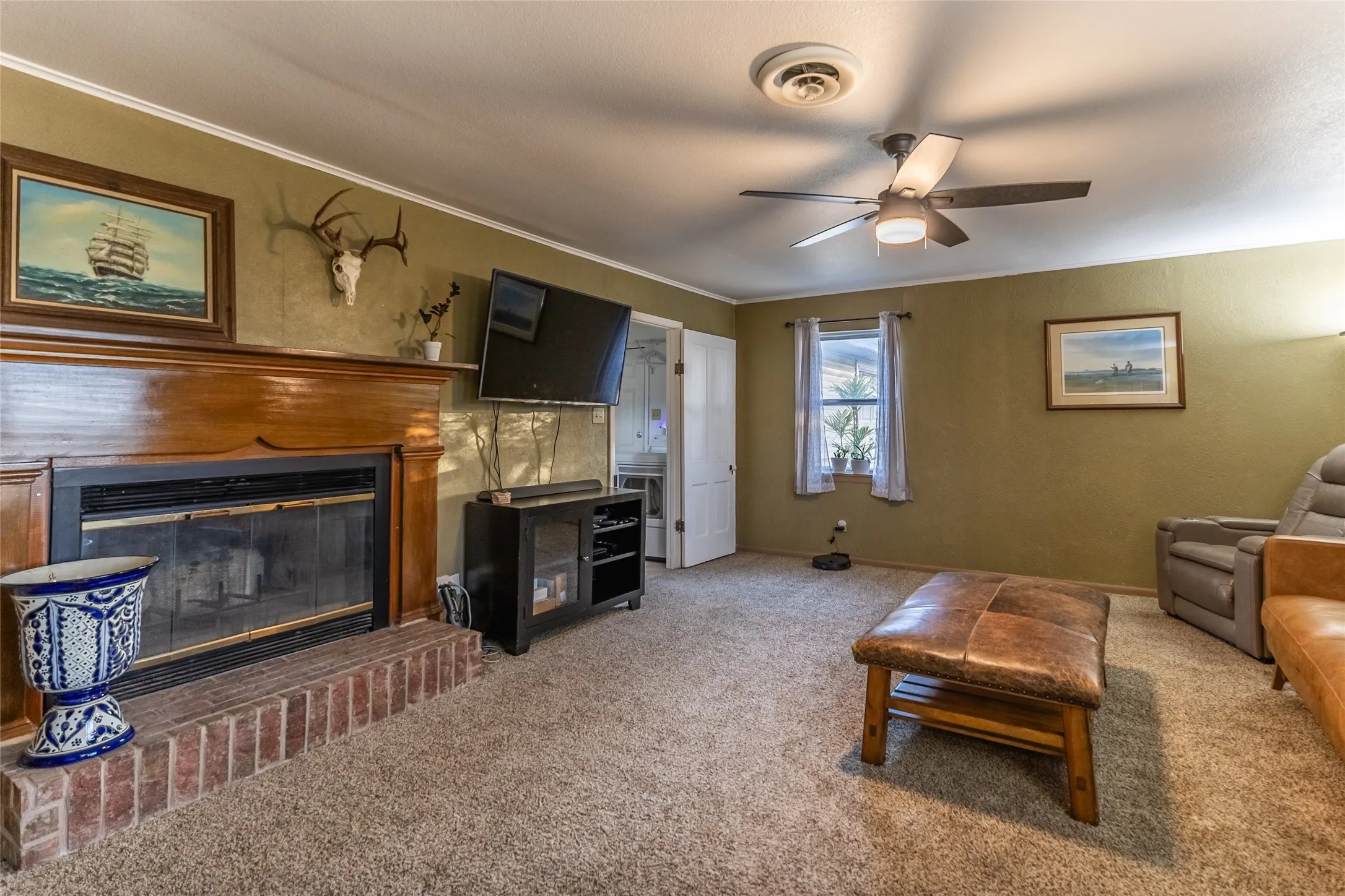 Farm For Sale in Johnson County , 4045 County Road 212, Alvarado, Texas 76009, 3 Bedroom, 2 Bathroom, 2 Garage spaces, 2,022 Sqft, built in 1958, Preowned, mls#21098858, Real Estate Agent in Alvarado, Homes For Sale in Johnson county, Homes For Sale in Alvarado, Realtor in Alvarado Texas, Real Estate Brokerage Independent Realty Texas, Luminita Cordes Realtor