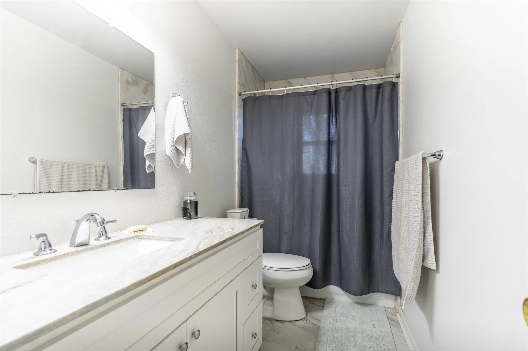 Farm For Sale in Johnson County , 4045 County Road 212, Alvarado, Texas 76009, 3 Bedroom, 2 Bathroom, 2 Garage spaces, 2,022 Sqft, built in 1958, Preowned, mls#21098858, Real Estate Agent in Alvarado, Homes For Sale in Johnson county, Homes For Sale in Alvarado, Realtor in Alvarado Texas, Real Estate Brokerage Independent Realty Texas, Luminita Cordes Realtor