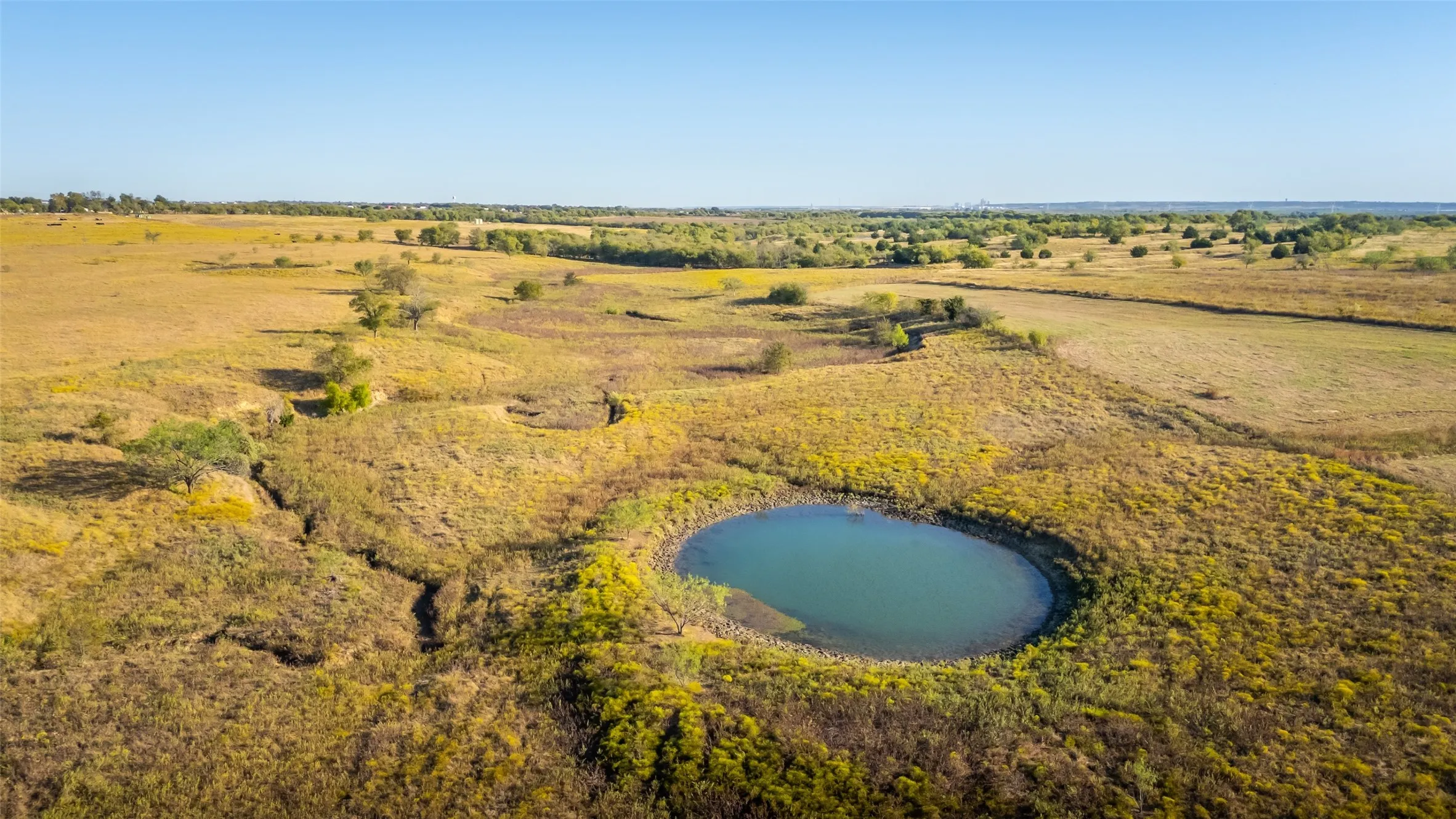 Farm For Sale in Johnson County , 4045 County Road 212, Alvarado, Texas 76009, 3 Bedroom, 2 Bathroom, 2 Garage spaces, 2,022 Sqft, built in 1958, Preowned, mls#21098858, Real Estate Agent in Alvarado, Homes For Sale in Johnson county, Homes For Sale in Alvarado, Realtor in Alvarado Texas, Real Estate Brokerage Independent Realty Texas, Luminita Cordes Realtor