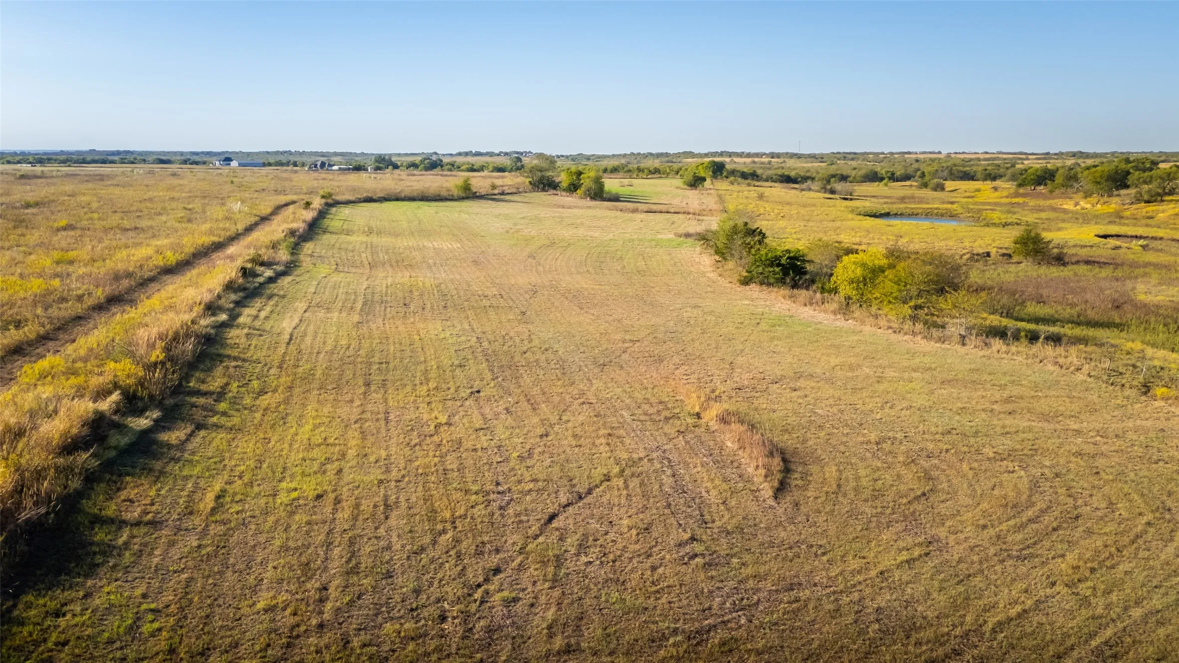 Farm For Sale in Johnson County , 4045 County Road 212, Alvarado, Texas 76009, 3 Bedroom, 2 Bathroom, 2 Garage spaces, 2,022 Sqft, built in 1958, Preowned, mls#21098858, Real Estate Agent in Alvarado, Homes For Sale in Johnson county, Homes For Sale in Alvarado, Realtor in Alvarado Texas, Real Estate Brokerage Independent Realty Texas, Luminita Cordes Realtor