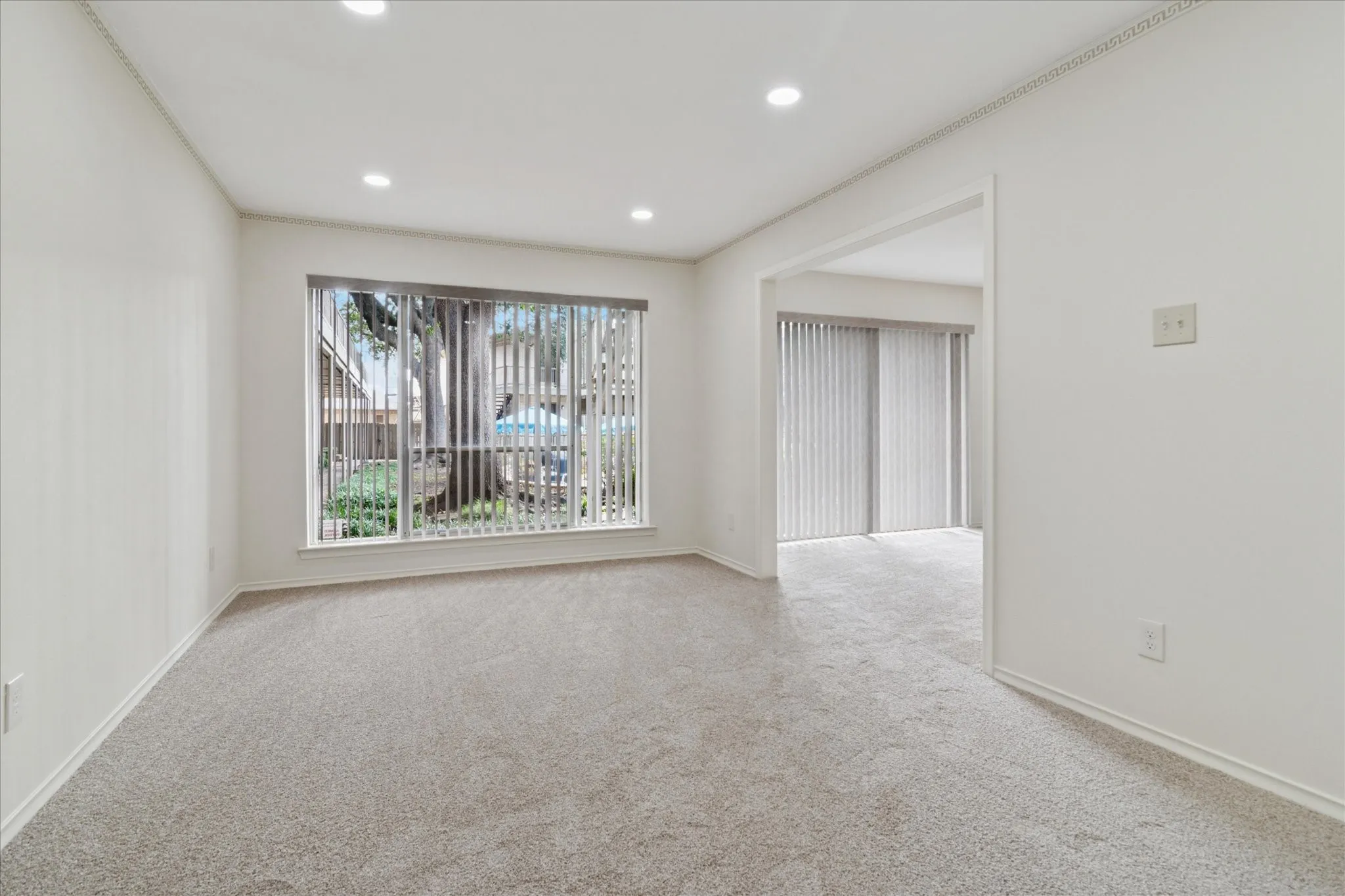 Condominium For Sale in Dallas County , 11118 Valleydale Drive A, Dallas, Texas 75230, 2 Bedroom, 2 Bathroom, Garage spaces, 948 Sqft, built in 1961, mls#21088661, Real Estate Agent in Dallas, Homes For Sale in Dallas county, Homes For Sale in Dallas, Realtor in Dallas Texas, Real Estate Brokerage Independent Realty Texas, Luminita Cordes Realtor