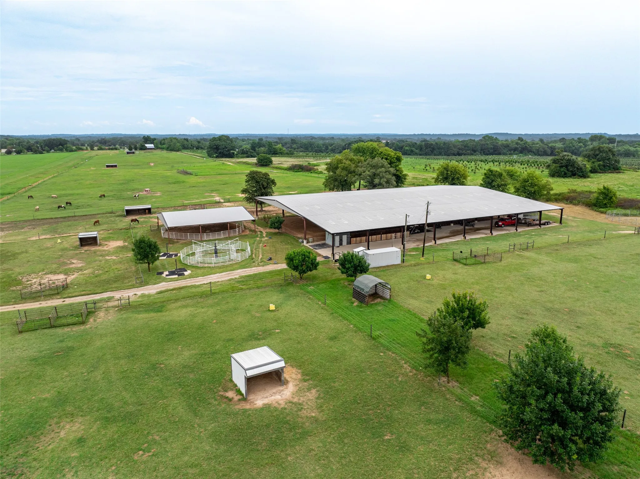 Single Family Residence For Sale in Van Zandt County , 7111 Fm 2339, Murchison, Texas 75778, 1 Bedroom, 1 Bathroom, Garage spaces, 640 Sqft, built in 2011, Preowned, Price $1,999,999, mls#21099592, Real Estate Agent in Murchison, Homes For Sale in Van Zandt county, Homes For Sale in Murchison, Realtor in Murchison Texas, Real Estate Brokerage Independent Realty Texas, Luminita Cordes Realtor