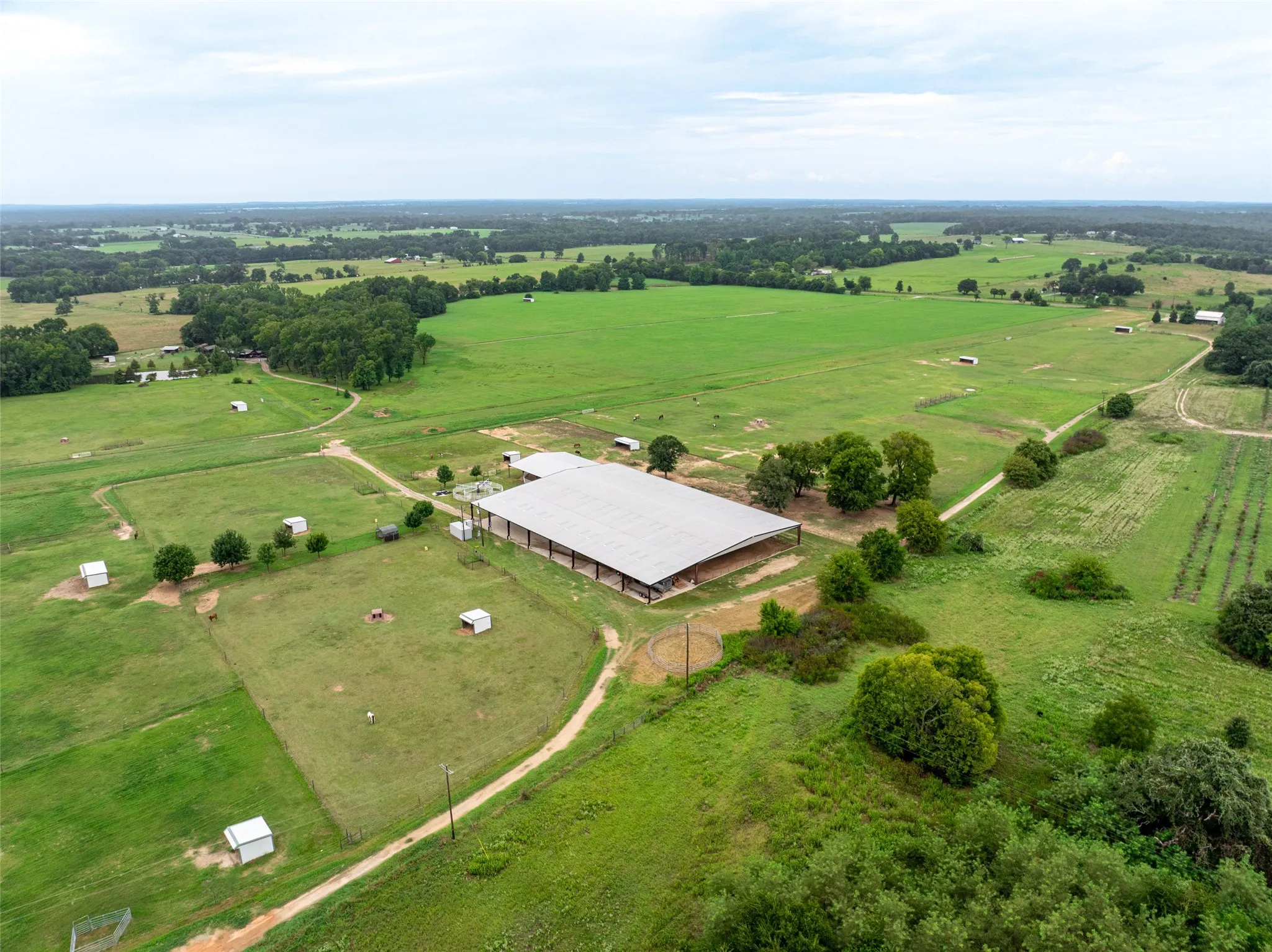 Single Family Residence For Sale in Van Zandt County , 7111 Fm 2339, Murchison, Texas 75778, 1 Bedroom, 1 Bathroom, Garage spaces, 640 Sqft, built in 2011, Preowned, Price $1,999,999, mls#21099592, Real Estate Agent in Murchison, Homes For Sale in Van Zandt county, Homes For Sale in Murchison, Realtor in Murchison Texas, Real Estate Brokerage Independent Realty Texas, Luminita Cordes Realtor
