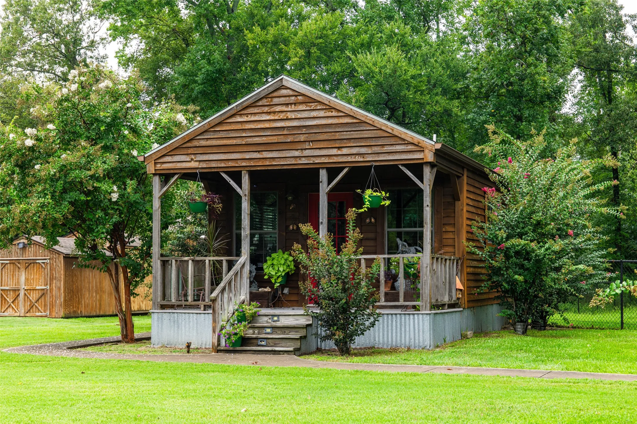 Single Family Residence For Sale in Van Zandt County , 7111 Fm 2339, Murchison, Texas 75778, 1 Bedroom, 1 Bathroom, Garage spaces, 640 Sqft, built in 2011, Preowned, Price $1,999,999, mls#21099592, Real Estate Agent in Murchison, Homes For Sale in Van Zandt county, Homes For Sale in Murchison, Realtor in Murchison Texas, Real Estate Brokerage Independent Realty Texas, Luminita Cordes Realtor