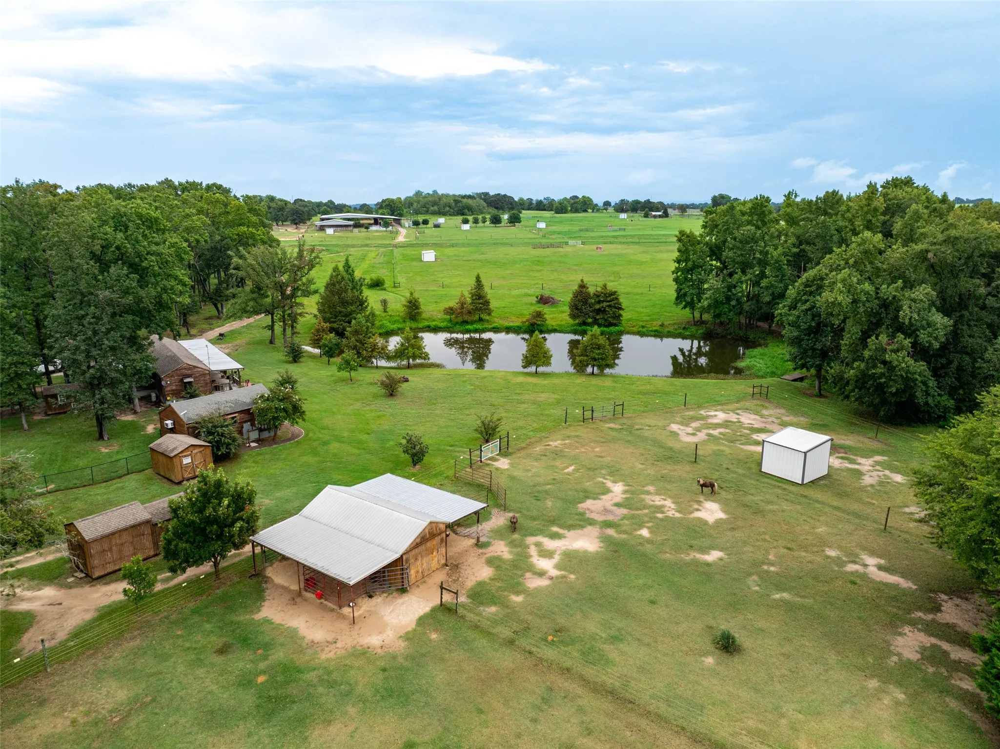Single Family Residence For Sale in Van Zandt County , 7111 Fm 2339, Murchison, Texas 75778, 1 Bedroom, 1 Bathroom, Garage spaces, 640 Sqft, built in 2011, Preowned, Price $1,999,999, mls#21099592, Real Estate Agent in Murchison, Homes For Sale in Van Zandt county, Homes For Sale in Murchison, Realtor in Murchison Texas, Real Estate Brokerage Independent Realty Texas, Luminita Cordes Realtor