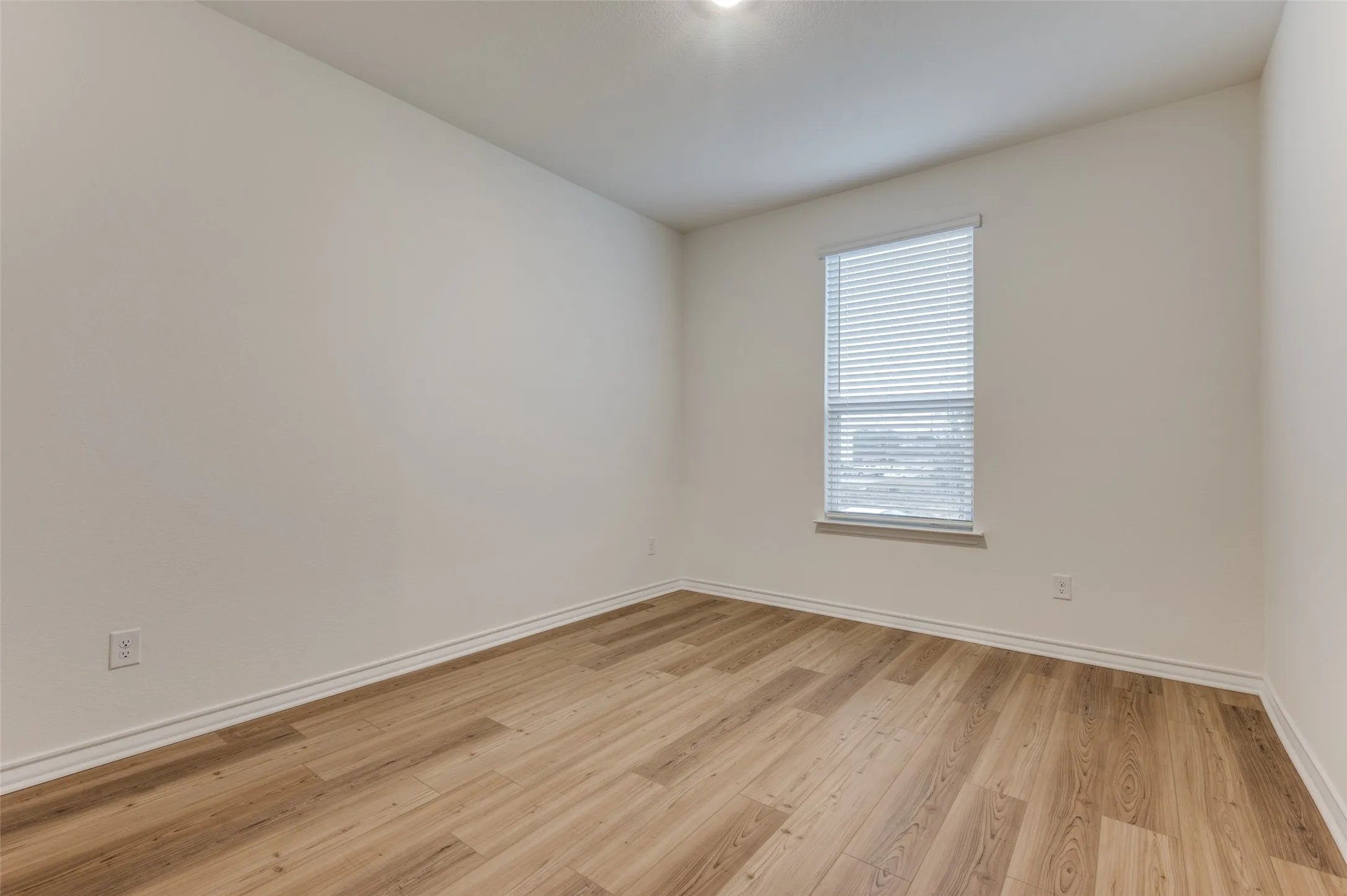 Single Family Residence For Sale in Denton County , 2704 Goldfinch Drive, Denton, Texas 76205, 3 Bedroom, 3 Bathroom, 2 Garage spaces, 2,444 Sqft, built in 2025, New Construction - Complete, mls#21100083, Real Estate Agent in Denton, Homes For Sale in Denton county, Homes For Sale in Denton, Realtor in Denton Texas, Real Estate Brokerage Independent Realty Texas, Luminita Cordes Realtor