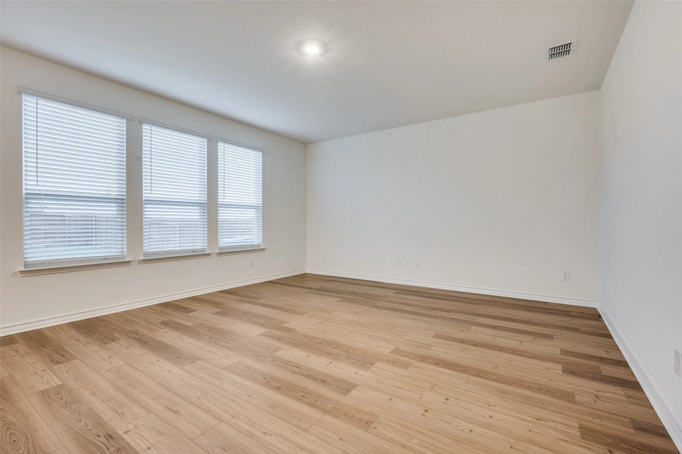 Single Family Residence For Sale in Denton County , 2704 Goldfinch Drive, Denton, Texas 76205, 3 Bedroom, 3 Bathroom, 2 Garage spaces, 2,444 Sqft, built in 2025, New Construction - Complete, mls#21100083, Real Estate Agent in Denton, Homes For Sale in Denton county, Homes For Sale in Denton, Realtor in Denton Texas, Real Estate Brokerage Independent Realty Texas, Luminita Cordes Realtor