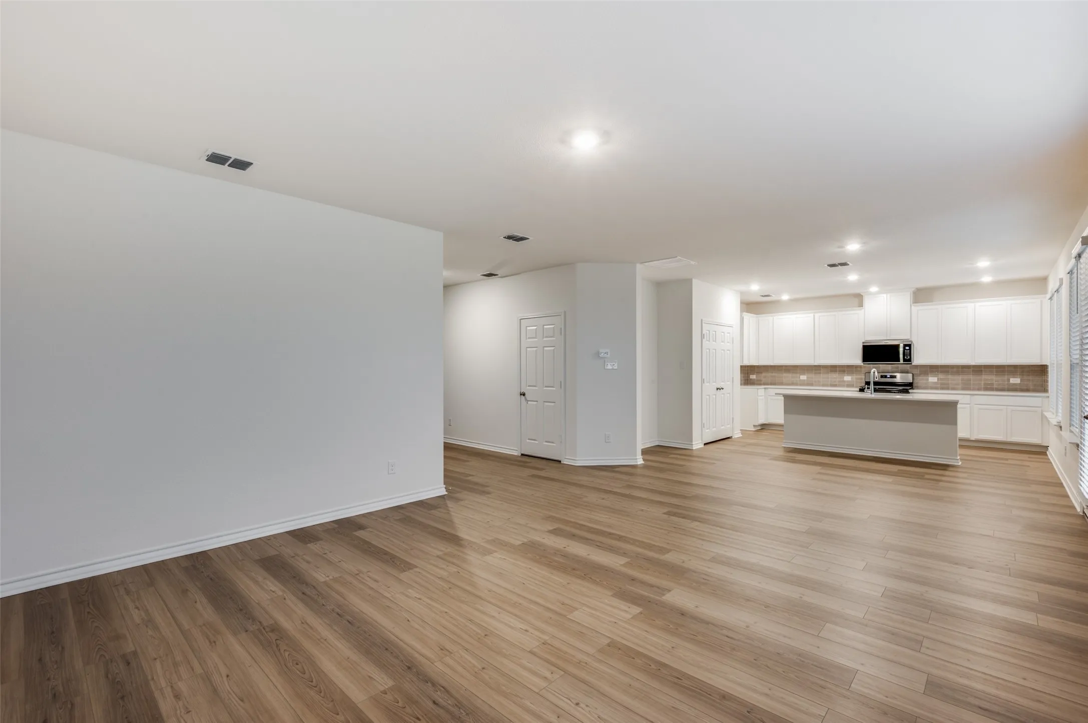 Single Family Residence For Sale in Denton County , 2704 Goldfinch Drive, Denton, Texas 76205, 3 Bedroom, 3 Bathroom, 2 Garage spaces, 2,444 Sqft, built in 2025, New Construction - Complete, mls#21100083, Real Estate Agent in Denton, Homes For Sale in Denton county, Homes For Sale in Denton, Realtor in Denton Texas, Real Estate Brokerage Independent Realty Texas, Luminita Cordes Realtor