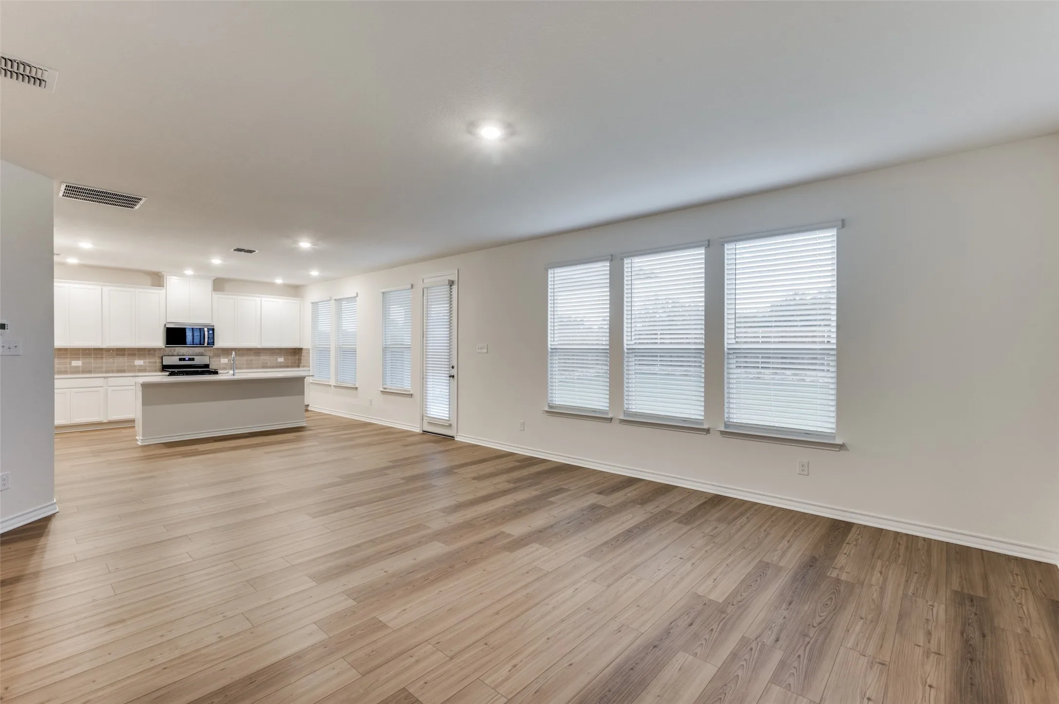 Single Family Residence For Sale in Denton County , 2704 Goldfinch Drive, Denton, Texas 76205, 3 Bedroom, 3 Bathroom, 2 Garage spaces, 2,444 Sqft, built in 2025, New Construction - Complete, mls#21100083, Real Estate Agent in Denton, Homes For Sale in Denton county, Homes For Sale in Denton, Realtor in Denton Texas, Real Estate Brokerage Independent Realty Texas, Luminita Cordes Realtor