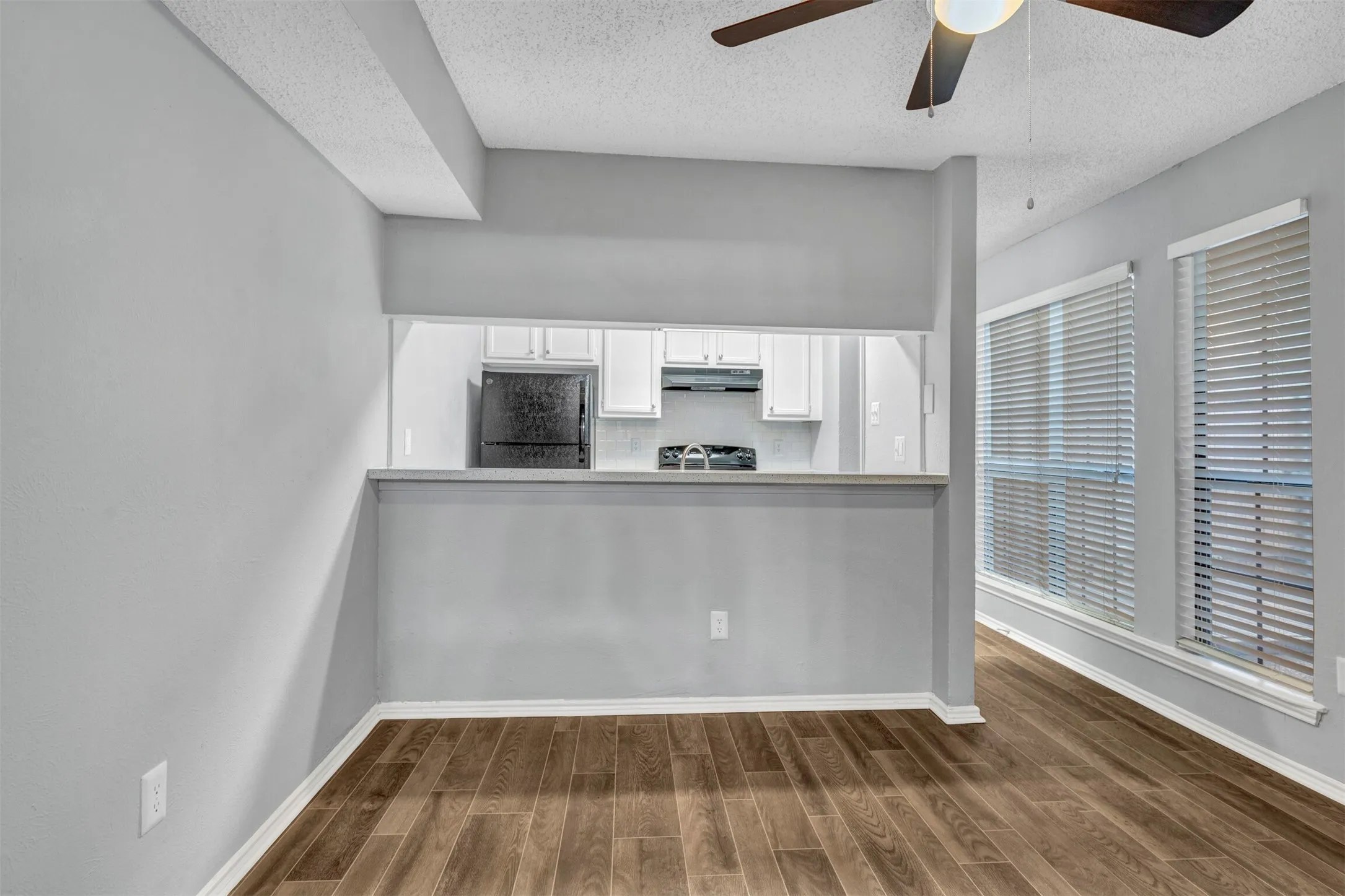 Condominium For Sale in Dallas County , 11311 Audelia Road 230, Dallas, Texas 75243, 2 Bedroom, 2 Bathroom, Garage spaces, 1,017 Sqft, built in 1982, mls#21100286, Real Estate Agent in Dallas, Homes For Sale in Dallas county, Homes For Sale in Dallas, Realtor in Dallas Texas, Real Estate Brokerage Independent Realty Texas, Luminita Cordes Realtor