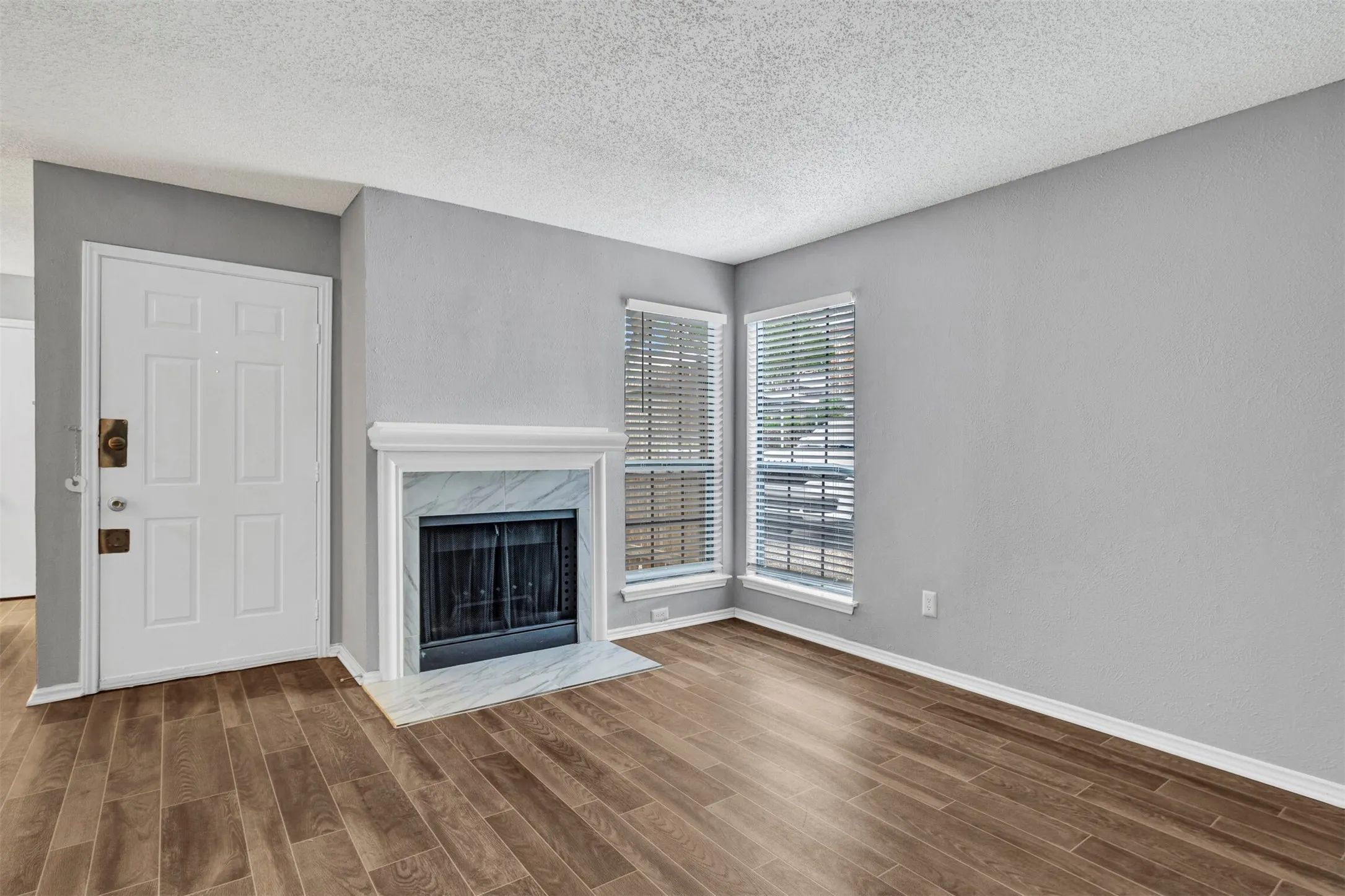 Condominium For Sale in Dallas County , 11311 Audelia Road 230, Dallas, Texas 75243, 2 Bedroom, 2 Bathroom, Garage spaces, 1,017 Sqft, built in 1982, mls#21100286, Real Estate Agent in Dallas, Homes For Sale in Dallas county, Homes For Sale in Dallas, Realtor in Dallas Texas, Real Estate Brokerage Independent Realty Texas, Luminita Cordes Realtor
