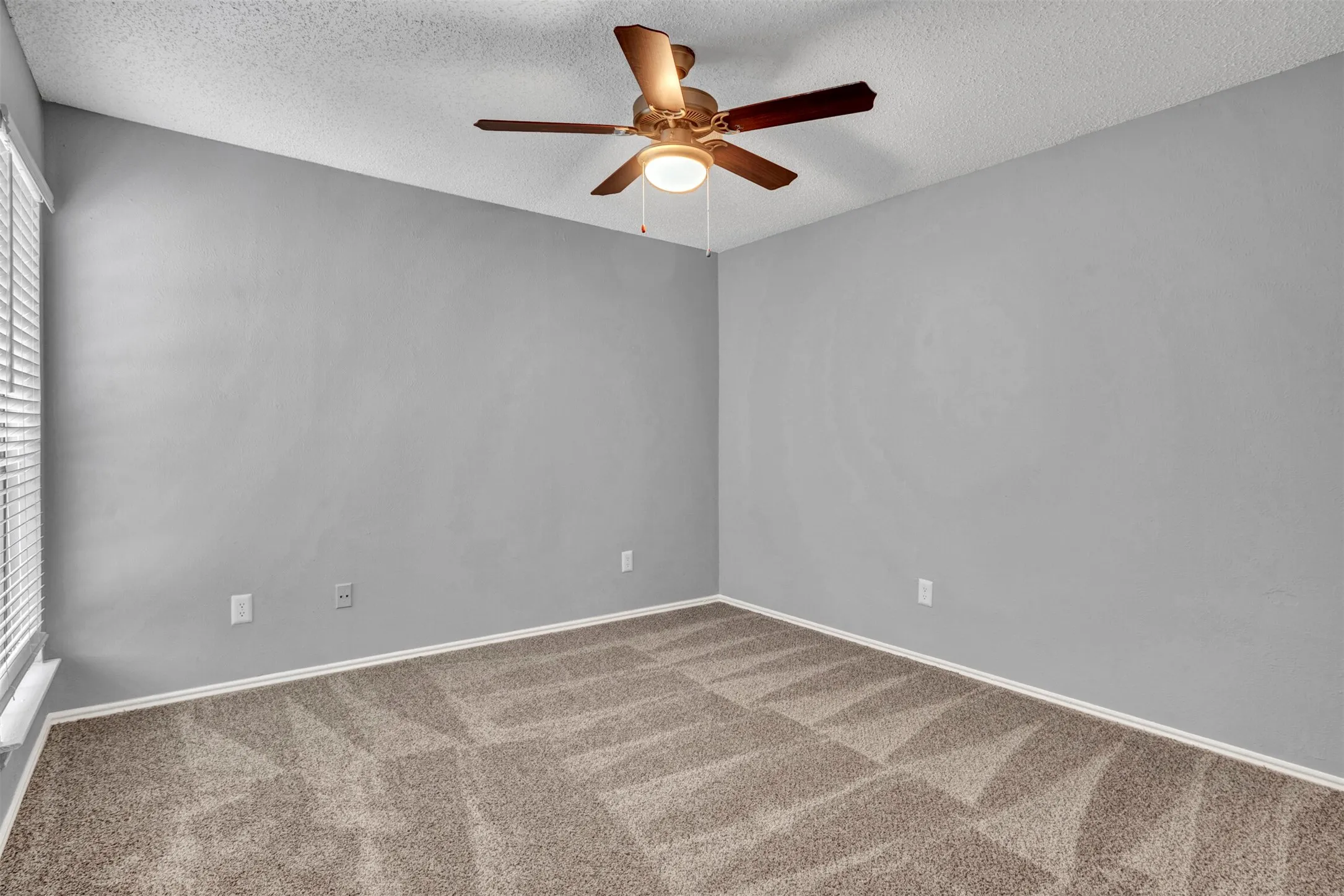 Condominium For Sale in Dallas County , 11311 Audelia Road 230, Dallas, Texas 75243, 2 Bedroom, 2 Bathroom, Garage spaces, 1,017 Sqft, built in 1982, mls#21100286, Real Estate Agent in Dallas, Homes For Sale in Dallas county, Homes For Sale in Dallas, Realtor in Dallas Texas, Real Estate Brokerage Independent Realty Texas, Luminita Cordes Realtor