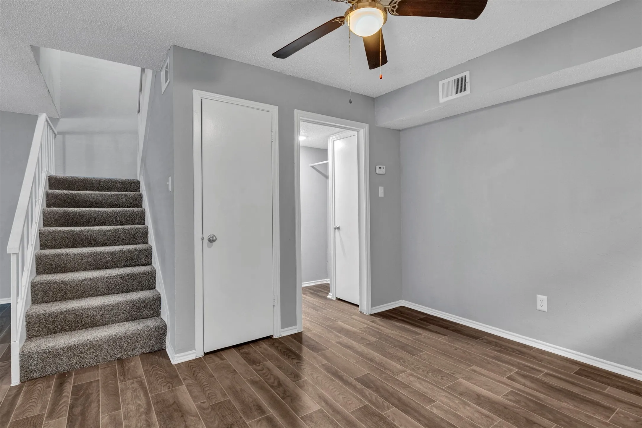 Condominium For Sale in Dallas County , 11311 Audelia Road 230, Dallas, Texas 75243, 2 Bedroom, 2 Bathroom, Garage spaces, 1,017 Sqft, built in 1982, mls#21100286, Real Estate Agent in Dallas, Homes For Sale in Dallas county, Homes For Sale in Dallas, Realtor in Dallas Texas, Real Estate Brokerage Independent Realty Texas, Luminita Cordes Realtor