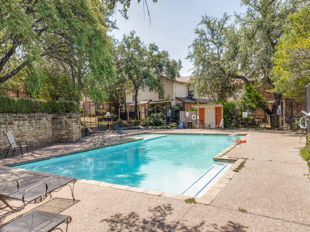 Condominium For Sale in Dallas County , 11311 Audelia Road 230, Dallas, Texas 75243, 2 Bedroom, 2 Bathroom, Garage spaces, 1,017 Sqft, built in 1982, mls#21100286, Real Estate Agent in Dallas, Homes For Sale in Dallas county, Homes For Sale in Dallas, Realtor in Dallas Texas, Real Estate Brokerage Independent Realty Texas, Luminita Cordes Realtor