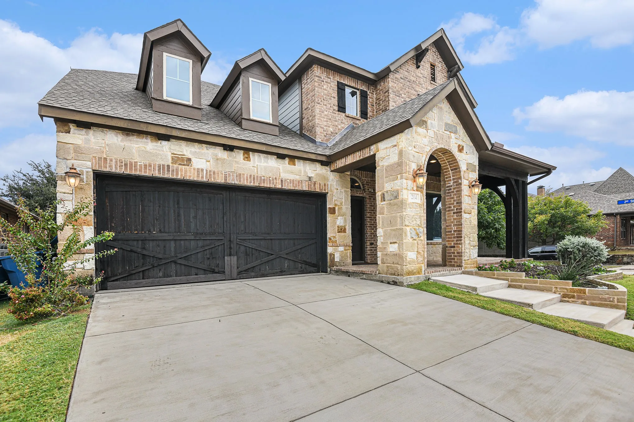 Single Family Residence For Sale in Denton County , 204 Lilypad Bend, Argyle, Texas 76226, 4 Bedroom, 4 Bathroom, 2 Garage spaces, 3,284 Sqft, built in 2016, Preowned, mls#21098199, Real Estate Agent in Argyle, Homes For Sale in Denton county, Homes For Sale in Argyle, Realtor in Argyle Texas, Real Estate Brokerage Independent Realty Texas, Luminita Cordes Realtor