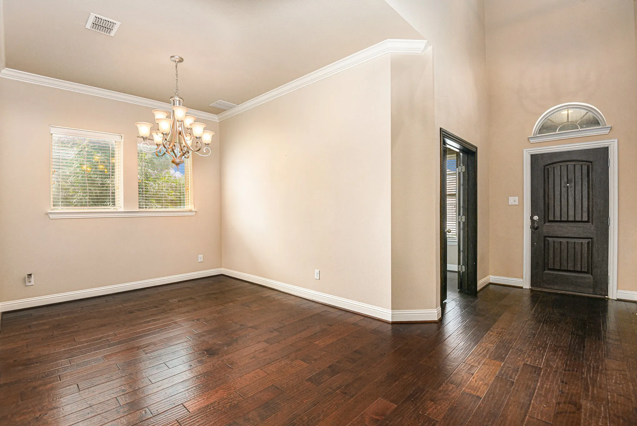 Single Family Residence For Sale in Denton County , 204 Lilypad Bend, Argyle, Texas 76226, 4 Bedroom, 4 Bathroom, 2 Garage spaces, 3,284 Sqft, built in 2016, Preowned, mls#21098199, Real Estate Agent in Argyle, Homes For Sale in Denton county, Homes For Sale in Argyle, Realtor in Argyle Texas, Real Estate Brokerage Independent Realty Texas, Luminita Cordes Realtor