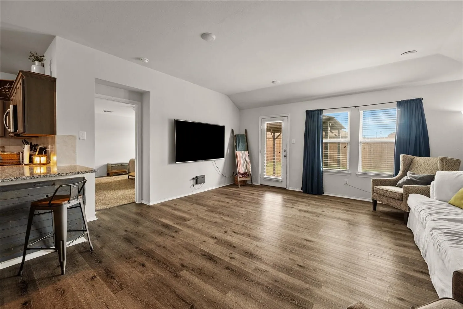 Single Family Residence For Sale in Collin County , 400 Shiplap Lane, Josephine, Texas 75189, 5 Bedroom, 2 Bathroom, 2 Garage spaces, 2,047 Sqft, built in 2018, mls#21100650, Real Estate Agent in Josephine, Homes For Sale in Collin county, Homes For Sale in Josephine, Realtor in Josephine Texas, Real Estate Brokerage Independent Realty Texas, Luminita Cordes Realtor