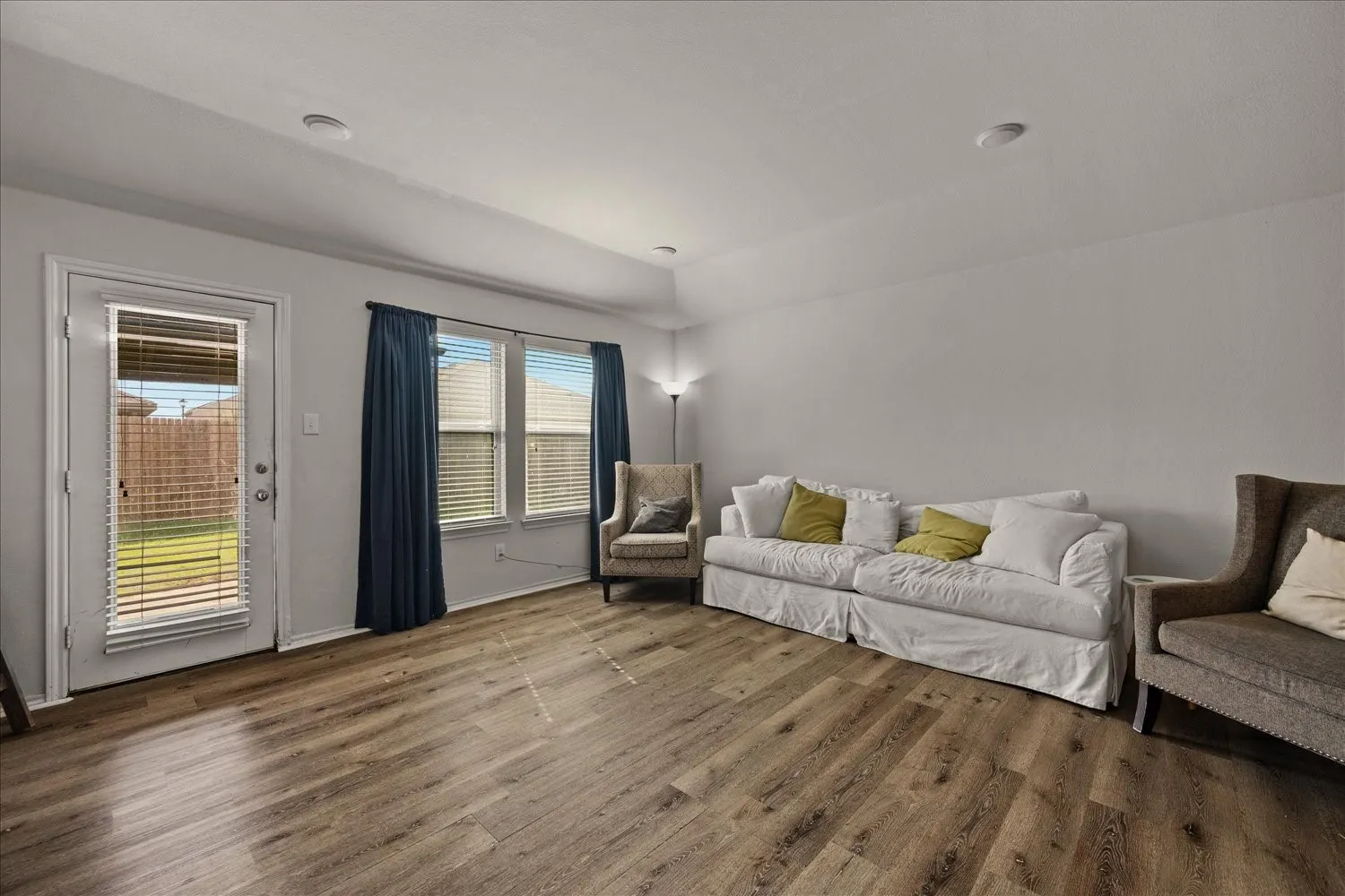 Single Family Residence For Sale in Collin County , 400 Shiplap Lane, Josephine, Texas 75189, 5 Bedroom, 2 Bathroom, 2 Garage spaces, 2,047 Sqft, built in 2018, mls#21100650, Real Estate Agent in Josephine, Homes For Sale in Collin county, Homes For Sale in Josephine, Realtor in Josephine Texas, Real Estate Brokerage Independent Realty Texas, Luminita Cordes Realtor