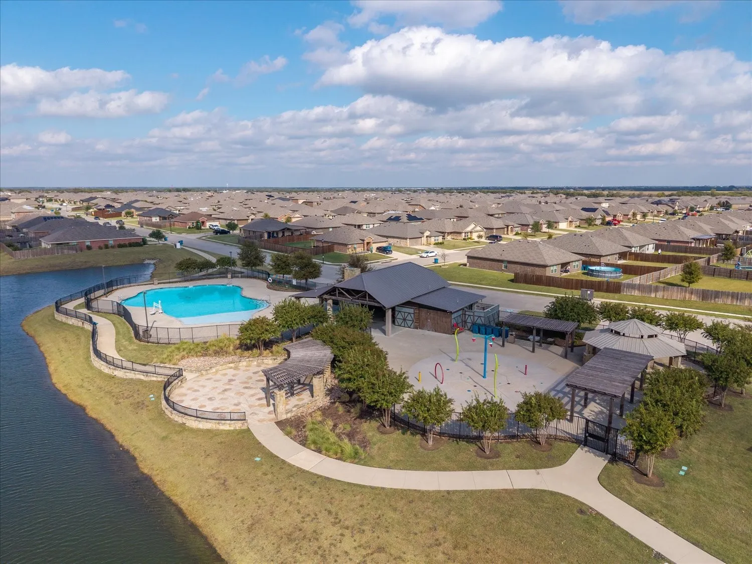 Single Family Residence For Sale in Collin County , 400 Shiplap Lane, Josephine, Texas 75189, 5 Bedroom, 2 Bathroom, 2 Garage spaces, 2,047 Sqft, built in 2018, mls#21100650, Real Estate Agent in Josephine, Homes For Sale in Collin county, Homes For Sale in Josephine, Realtor in Josephine Texas, Real Estate Brokerage Independent Realty Texas, Luminita Cordes Realtor