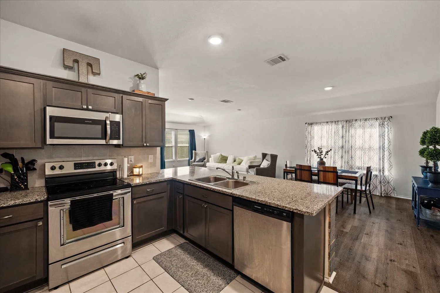 Single Family Residence For Sale in Collin County , 400 Shiplap Lane, Josephine, Texas 75189, 5 Bedroom, 2 Bathroom, 2 Garage spaces, 2,047 Sqft, built in 2018, mls#21100650, Real Estate Agent in Josephine, Homes For Sale in Collin county, Homes For Sale in Josephine, Realtor in Josephine Texas, Real Estate Brokerage Independent Realty Texas, Luminita Cordes Realtor