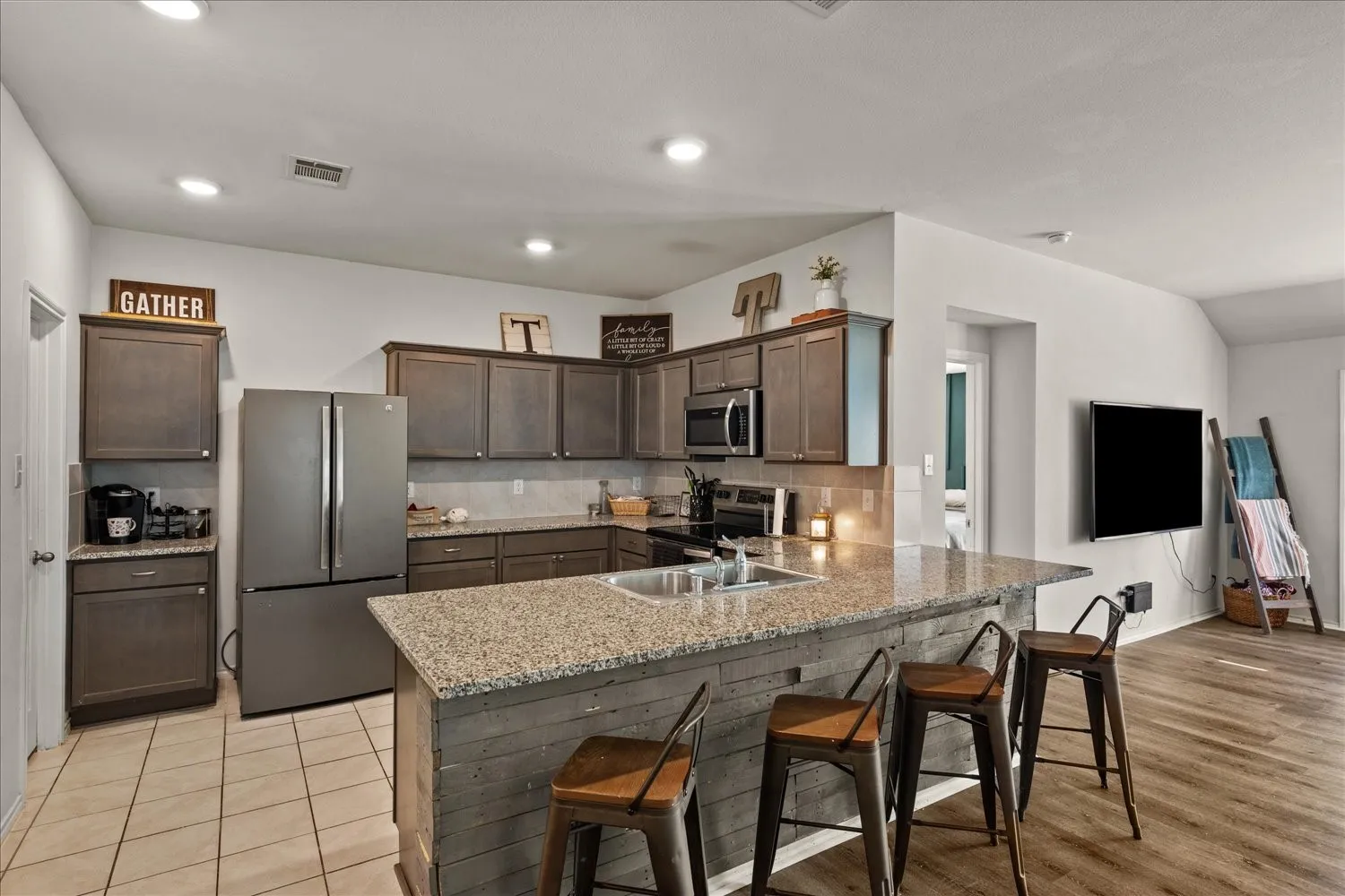 Single Family Residence For Sale in Collin County , 400 Shiplap Lane, Josephine, Texas 75189, 5 Bedroom, 2 Bathroom, 2 Garage spaces, 2,047 Sqft, built in 2018, mls#21100650, Real Estate Agent in Josephine, Homes For Sale in Collin county, Homes For Sale in Josephine, Realtor in Josephine Texas, Real Estate Brokerage Independent Realty Texas, Luminita Cordes Realtor