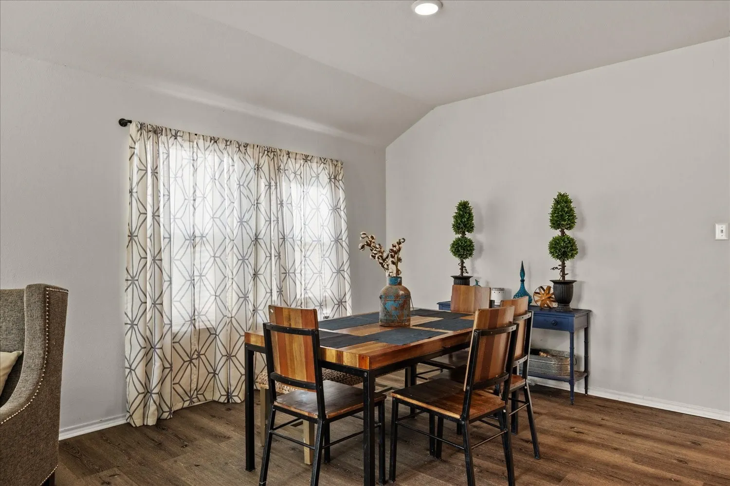 Single Family Residence For Sale in Collin County , 400 Shiplap Lane, Josephine, Texas 75189, 5 Bedroom, 2 Bathroom, 2 Garage spaces, 2,047 Sqft, built in 2018, mls#21100650, Real Estate Agent in Josephine, Homes For Sale in Collin county, Homes For Sale in Josephine, Realtor in Josephine Texas, Real Estate Brokerage Independent Realty Texas, Luminita Cordes Realtor