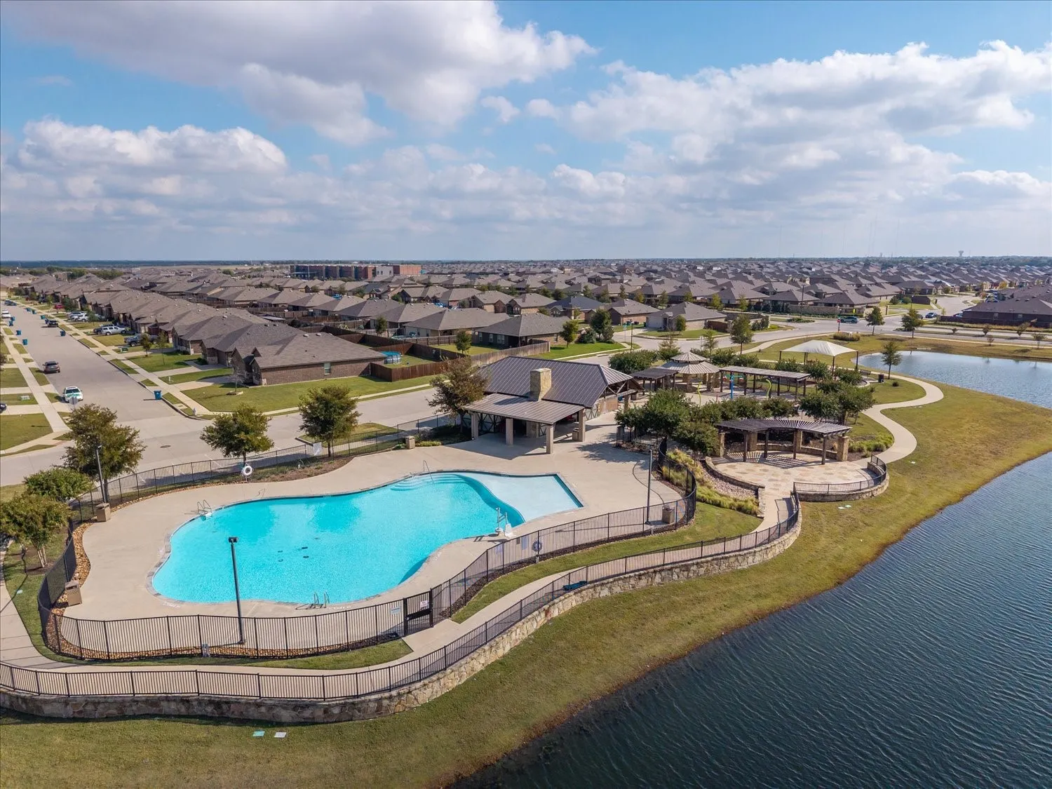 Single Family Residence For Sale in Collin County , 400 Shiplap Lane, Josephine, Texas 75189, 5 Bedroom, 2 Bathroom, 2 Garage spaces, 2,047 Sqft, built in 2018, mls#21100650, Real Estate Agent in Josephine, Homes For Sale in Collin county, Homes For Sale in Josephine, Realtor in Josephine Texas, Real Estate Brokerage Independent Realty Texas, Luminita Cordes Realtor