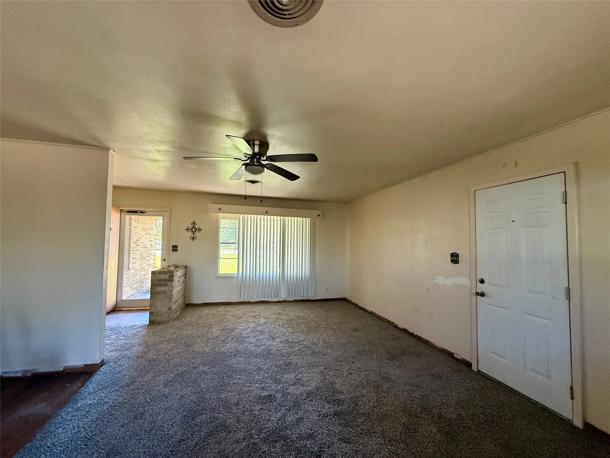 Single Family Residence For Sale in Hopkins County , 208 W Main Street, Cumby, Texas 75433, 3 Bedrooms, 1 Bathroom, 2 Garage spaces, 1,414 Sqft, built in 1973, Preowned, Price $115,000, mls#21066996, Real Estate Agent in Cumby, Homes For Sale in Hopkins county, Homes For Sale in Cumby, Realtor in Cumby Texas, Real Estate Brokerage Independent Realty Texas, Luminita Cordes Realtor