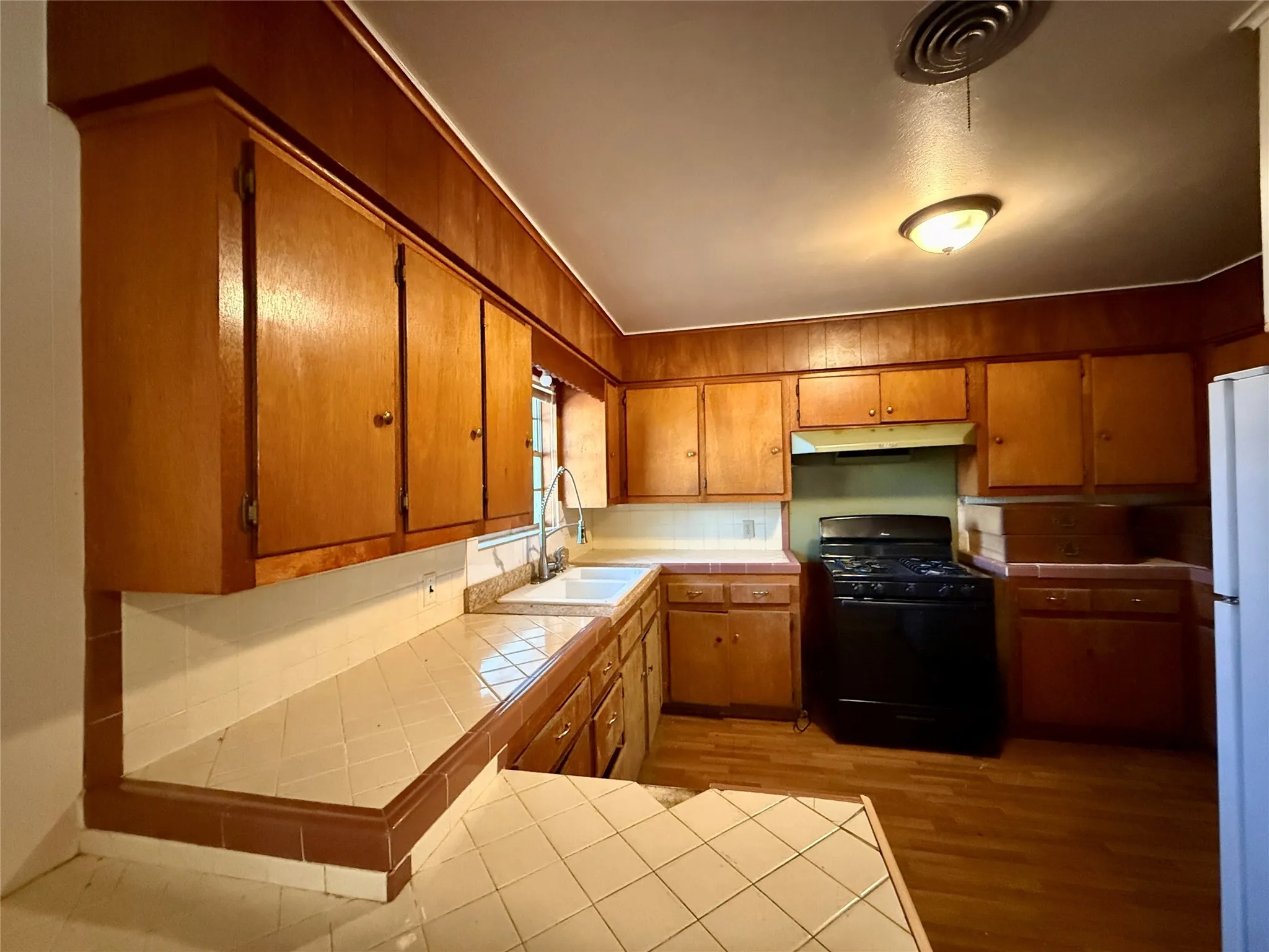Single Family Residence For Sale in Hopkins County , 208 W Main Street, Cumby, Texas 75433, 3 Bedrooms, 1 Bathroom, 2 Garage spaces, 1,414 Sqft, built in 1973, Preowned, Price $115,000, mls#21066996, Real Estate Agent in Cumby, Homes For Sale in Hopkins county, Homes For Sale in Cumby, Realtor in Cumby Texas, Real Estate Brokerage Independent Realty Texas, Luminita Cordes Realtor