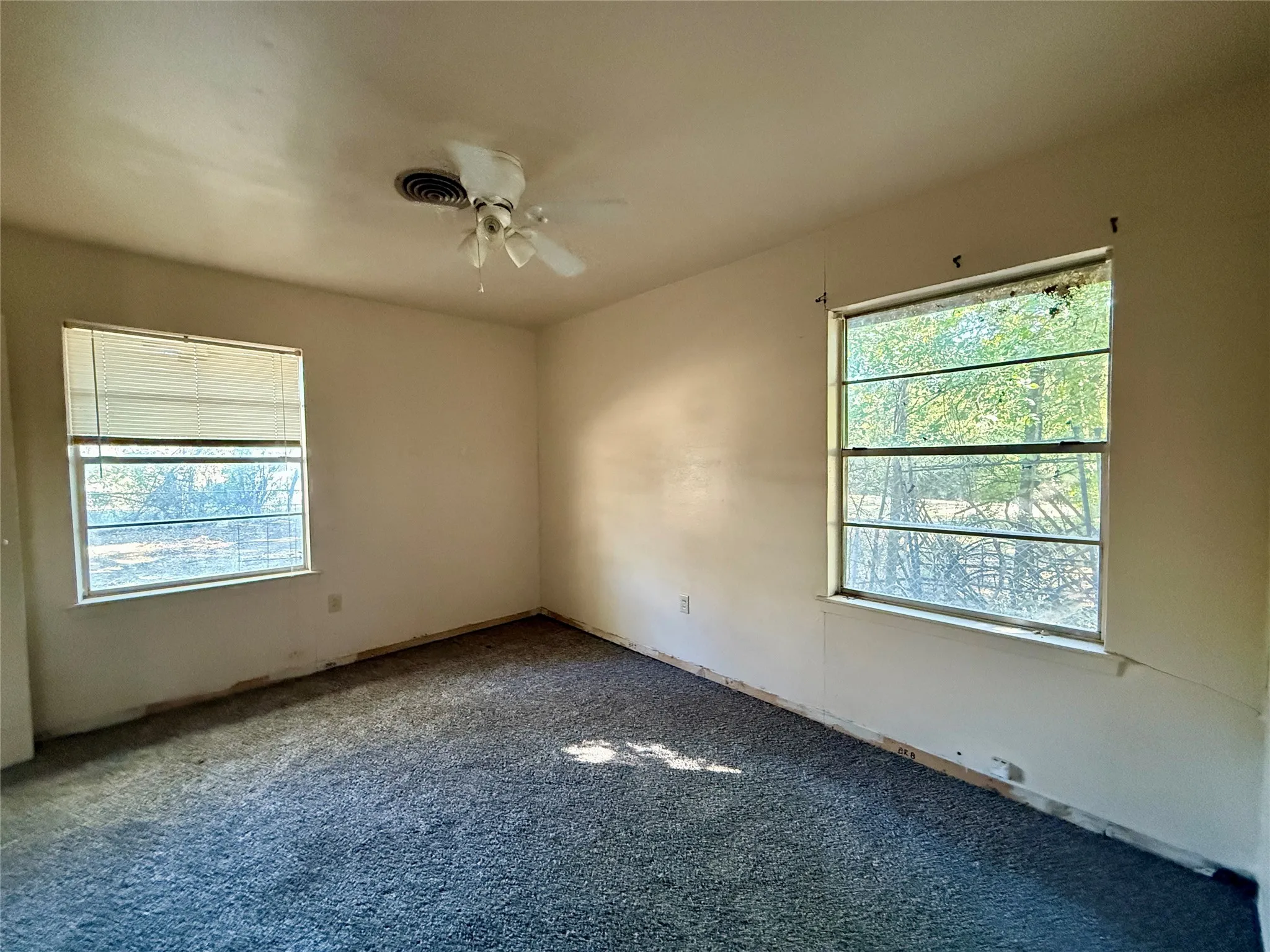Single Family Residence For Sale in Hopkins County , 208 W Main Street, Cumby, Texas 75433, 3 Bedrooms, 1 Bathroom, 2 Garage spaces, 1,414 Sqft, built in 1973, Preowned, Price $115,000, mls#21066996, Real Estate Agent in Cumby, Homes For Sale in Hopkins county, Homes For Sale in Cumby, Realtor in Cumby Texas, Real Estate Brokerage Independent Realty Texas, Luminita Cordes Realtor