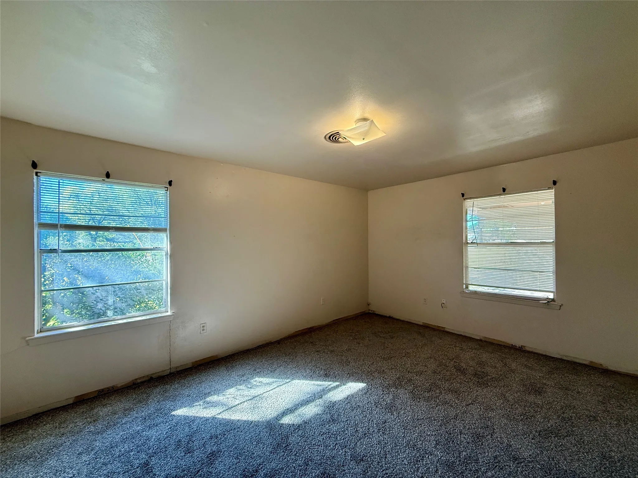 Single Family Residence For Sale in Hopkins County , 208 W Main Street, Cumby, Texas 75433, 3 Bedrooms, 1 Bathroom, 2 Garage spaces, 1,414 Sqft, built in 1973, Preowned, Price $115,000, mls#21066996, Real Estate Agent in Cumby, Homes For Sale in Hopkins county, Homes For Sale in Cumby, Realtor in Cumby Texas, Real Estate Brokerage Independent Realty Texas, Luminita Cordes Realtor