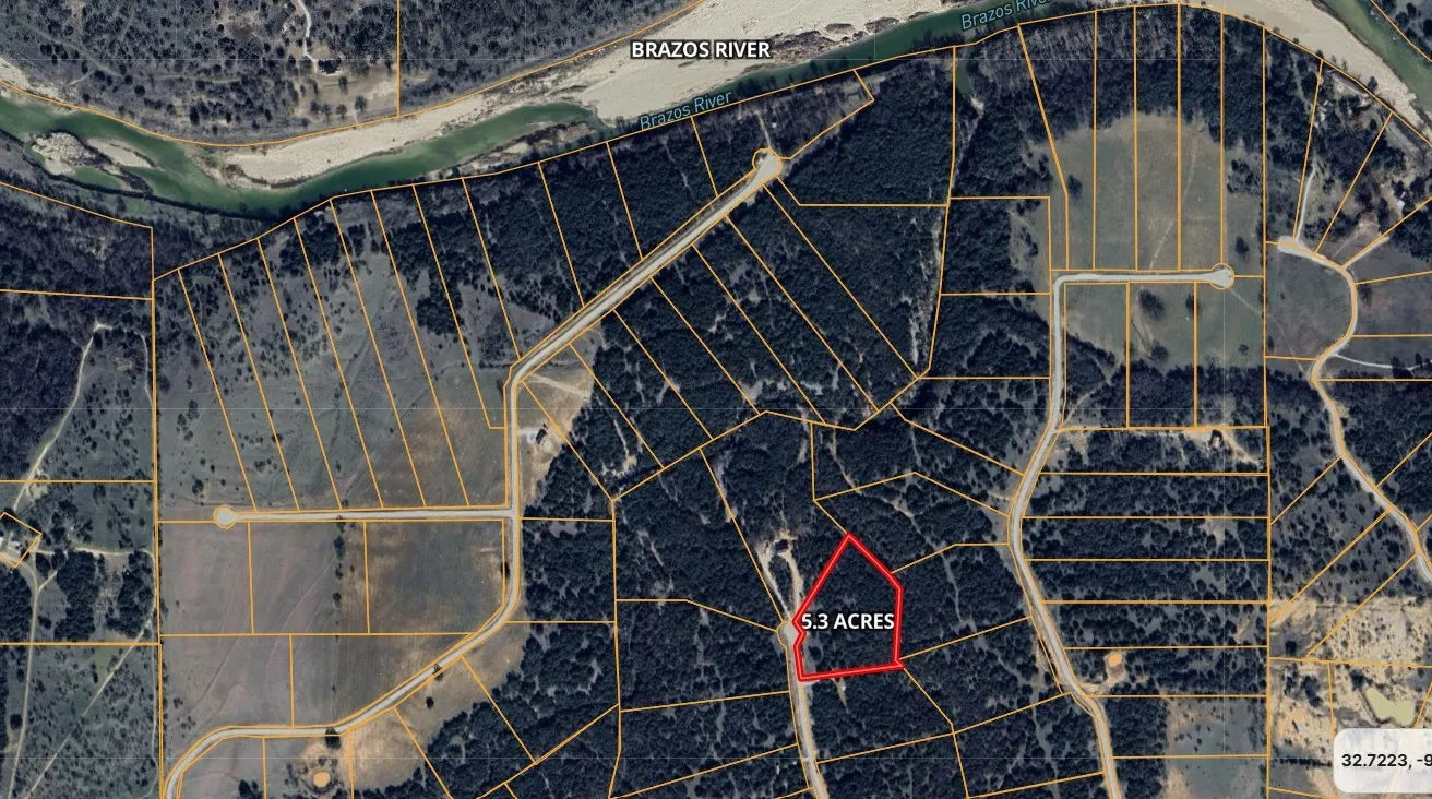 Aerial map of property and surrounding area