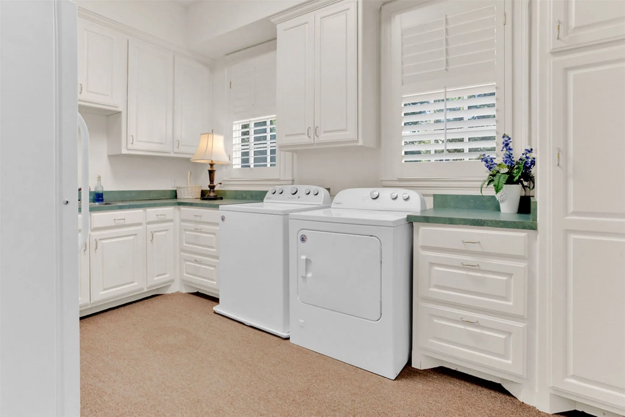 Single Family Residence For Sale in Anderson County , 408 E Jolly Street, Palestine, Texas 75801, 4 Bedroom, 6 Bathroom, 3 Garage spaces, 6,871 Sqft, built in 2000, Preowned, mls#21100444, Real Estate Agent in Palestine, Homes For Sale in Anderson county, Homes For Sale in Palestine, Realtor in Palestine Texas, Real Estate Brokerage Independent Realty Texas, Luminita Cordes Realtor