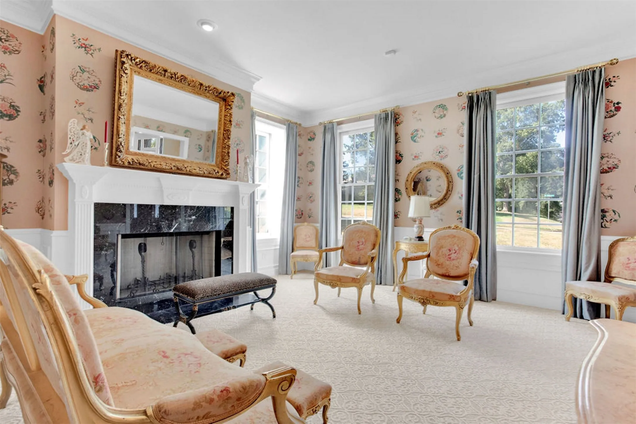 Single Family Residence For Sale in Anderson County , 408 E Jolly Street, Palestine, Texas 75801, 4 Bedroom, 6 Bathroom, 3 Garage spaces, 6,871 Sqft, built in 2000, Preowned, mls#21100444, Real Estate Agent in Palestine, Homes For Sale in Anderson county, Homes For Sale in Palestine, Realtor in Palestine Texas, Real Estate Brokerage Independent Realty Texas, Luminita Cordes Realtor
