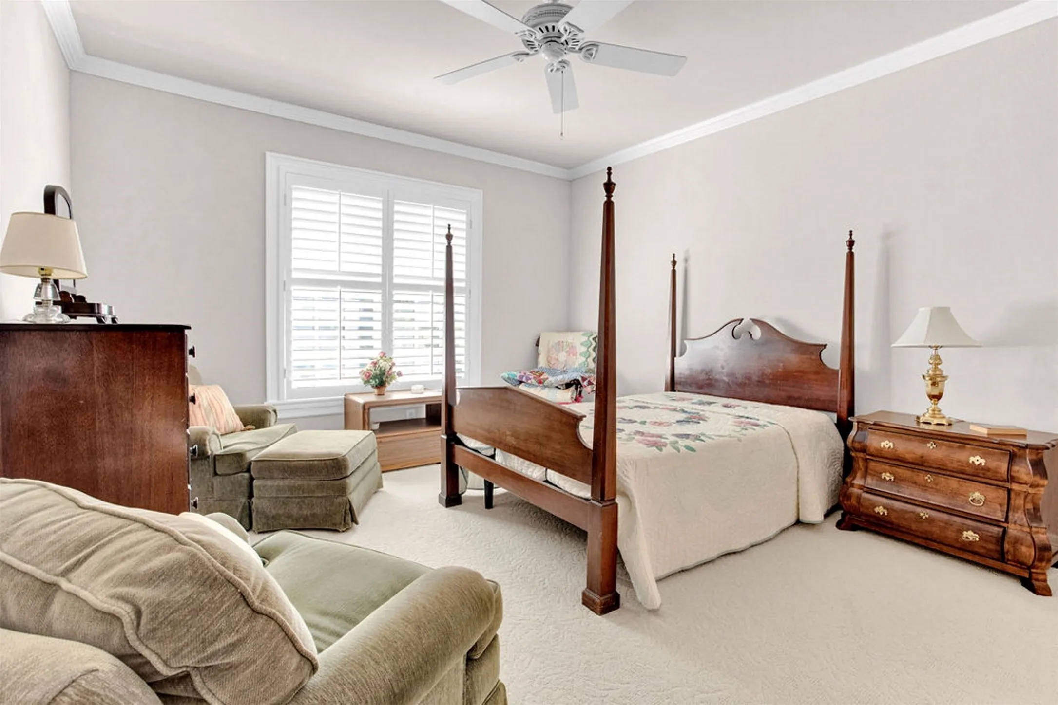 Single Family Residence For Sale in Anderson County , 408 E Jolly Street, Palestine, Texas 75801, 4 Bedroom, 6 Bathroom, 3 Garage spaces, 6,871 Sqft, built in 2000, Preowned, mls#21100444, Real Estate Agent in Palestine, Homes For Sale in Anderson county, Homes For Sale in Palestine, Realtor in Palestine Texas, Real Estate Brokerage Independent Realty Texas, Luminita Cordes Realtor