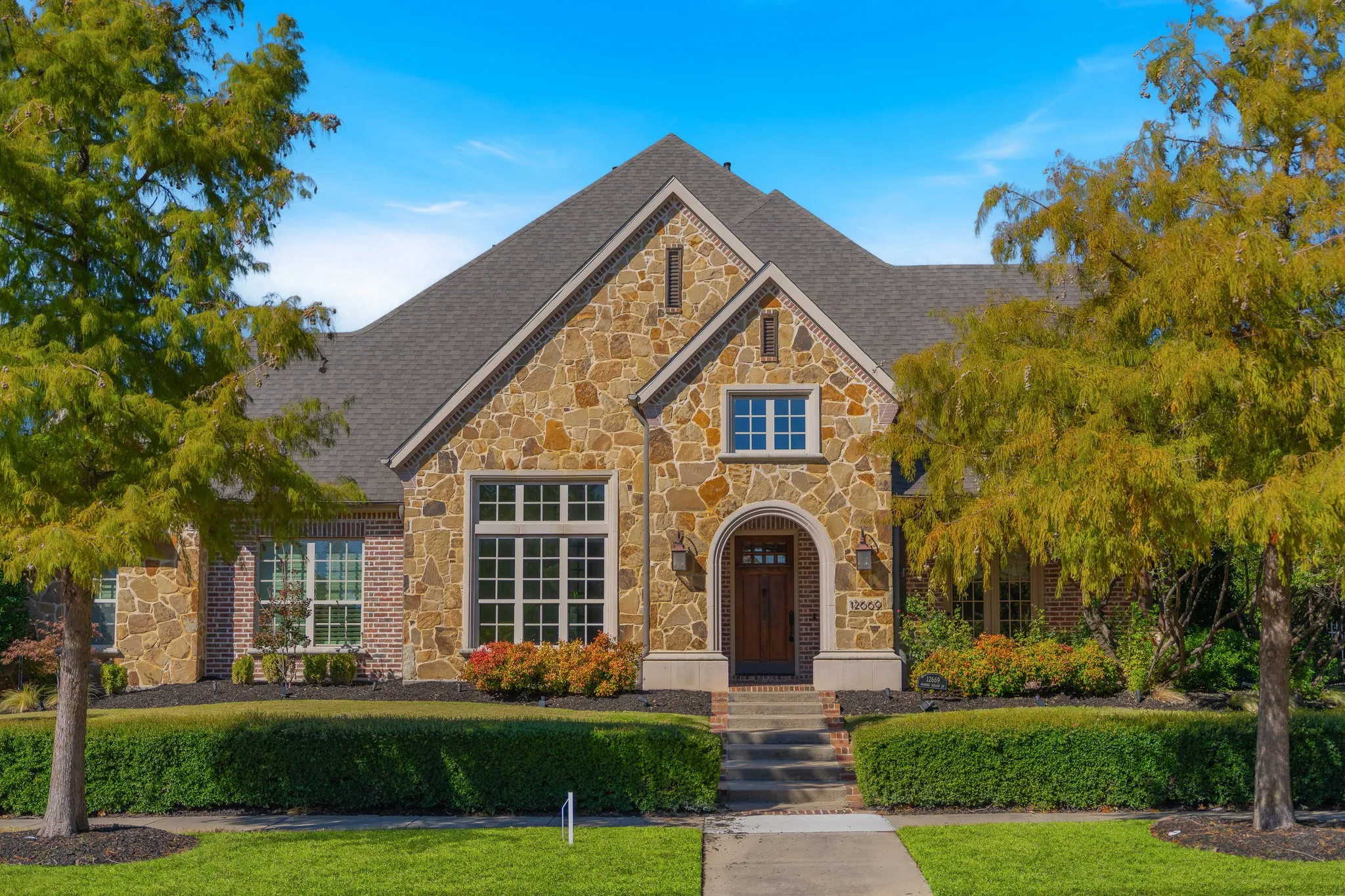 Single Family Residence For Sale in Denton County , 12669 Winding Hollow Lane, Frisco, Texas 75033, 5 Bedroom, 6 Bathroom, 3 Garage spaces, 5,522 Sqft, built in 2013, mls#21101684, Real Estate Agent in Frisco, Homes For Sale in Denton county, Homes For Sale in Frisco, Realtor in Frisco Texas, Real Estate Brokerage Independent Realty Texas, Luminita Cordes Realtor