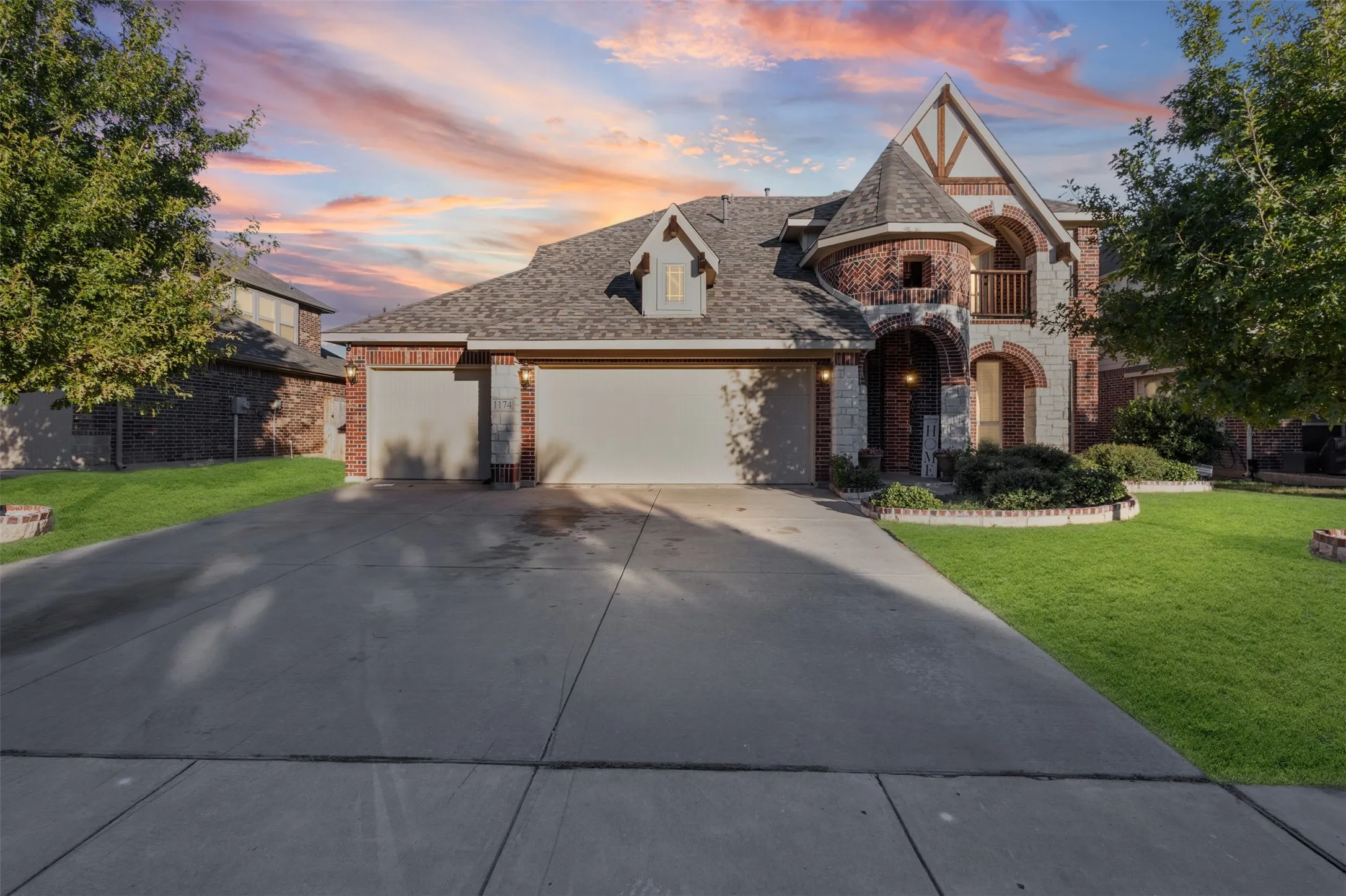 Single Family Residence For Sale in Johnson County , 1174 Spring Cress Drive, Burleson, Texas 76028, 4 Bedroom, 4 Bathroom, 3 Garage spaces, 3,086 Sqft, built in 2016, Preowned, mls#21099094, Real Estate Agent in Burleson, Homes For Sale in Johnson county, Homes For Sale in Burleson, Realtor in Burleson Texas, Real Estate Brokerage Independent Realty Texas, Luminita Cordes Realtor