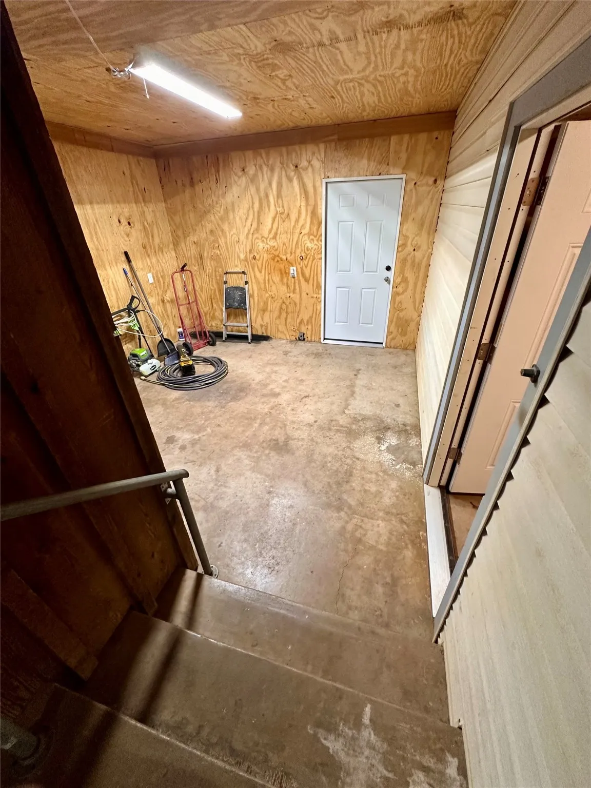 Single Family Residence For Sale in Baylor County , 107 N Arkansas Street, Seymour, Texas 76380, 3 Bedroom, 2 Bathroom, 1 Garage spaces, 2,043 Sqft, built in 1958, mls#21101900, Real Estate Agent in Seymour, Homes For Sale in Baylor county, Homes For Sale in Seymour, Realtor in Seymour Texas, Real Estate Brokerage Independent Realty Texas, Luminita Cordes Realtor