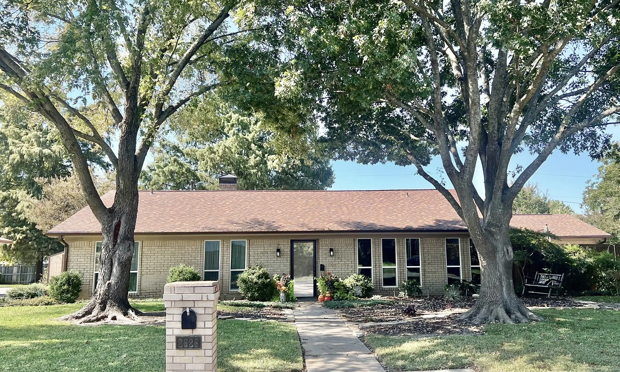 Great curb appeal with new windows and roof, 2023!