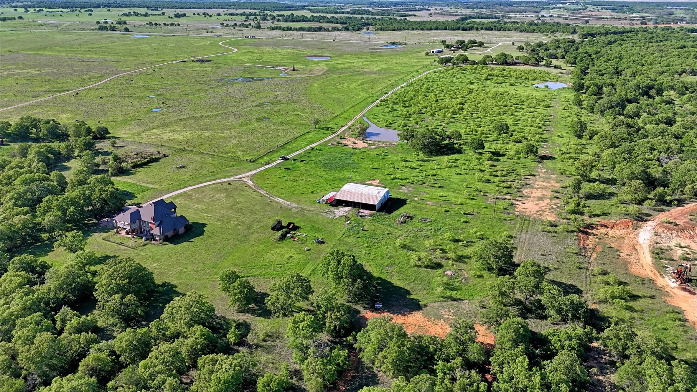 Single Family Residence For Sale in Montague County , 8791 State Hwy 59 S, Bowie, Texas 76230, 3 Bedroom, 3 Bathroom, 3 Garage spaces, 3,079 Sqft, built in 2000, mls#21102560, Real Estate Agent in Bowie, Homes For Sale in Montague county, Homes For Sale in Bowie, Realtor in Bowie Texas, Real Estate Brokerage Independent Realty Texas, Luminita Cordes Realtor