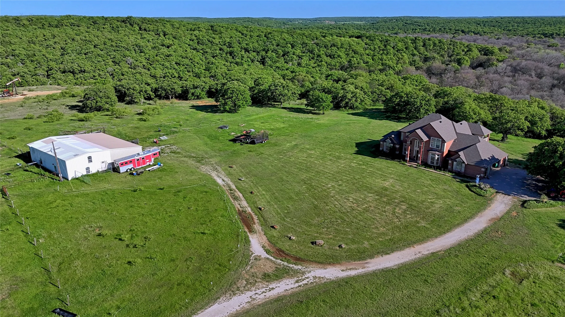 Single Family Residence For Sale in Montague County , 8791 State Hwy 59 S, Bowie, Texas 76230, 3 Bedroom, 3 Bathroom, 3 Garage spaces, 3,079 Sqft, built in 2000, mls#21102560, Real Estate Agent in Bowie, Homes For Sale in Montague county, Homes For Sale in Bowie, Realtor in Bowie Texas, Real Estate Brokerage Independent Realty Texas, Luminita Cordes Realtor