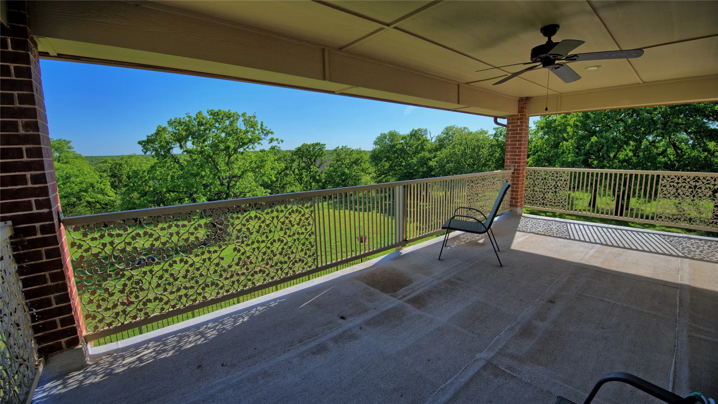 Single Family Residence For Sale in Montague County , 8791 State Hwy 59 S, Bowie, Texas 76230, 3 Bedroom, 3 Bathroom, 3 Garage spaces, 3,079 Sqft, built in 2000, mls#21102560, Real Estate Agent in Bowie, Homes For Sale in Montague county, Homes For Sale in Bowie, Realtor in Bowie Texas, Real Estate Brokerage Independent Realty Texas, Luminita Cordes Realtor